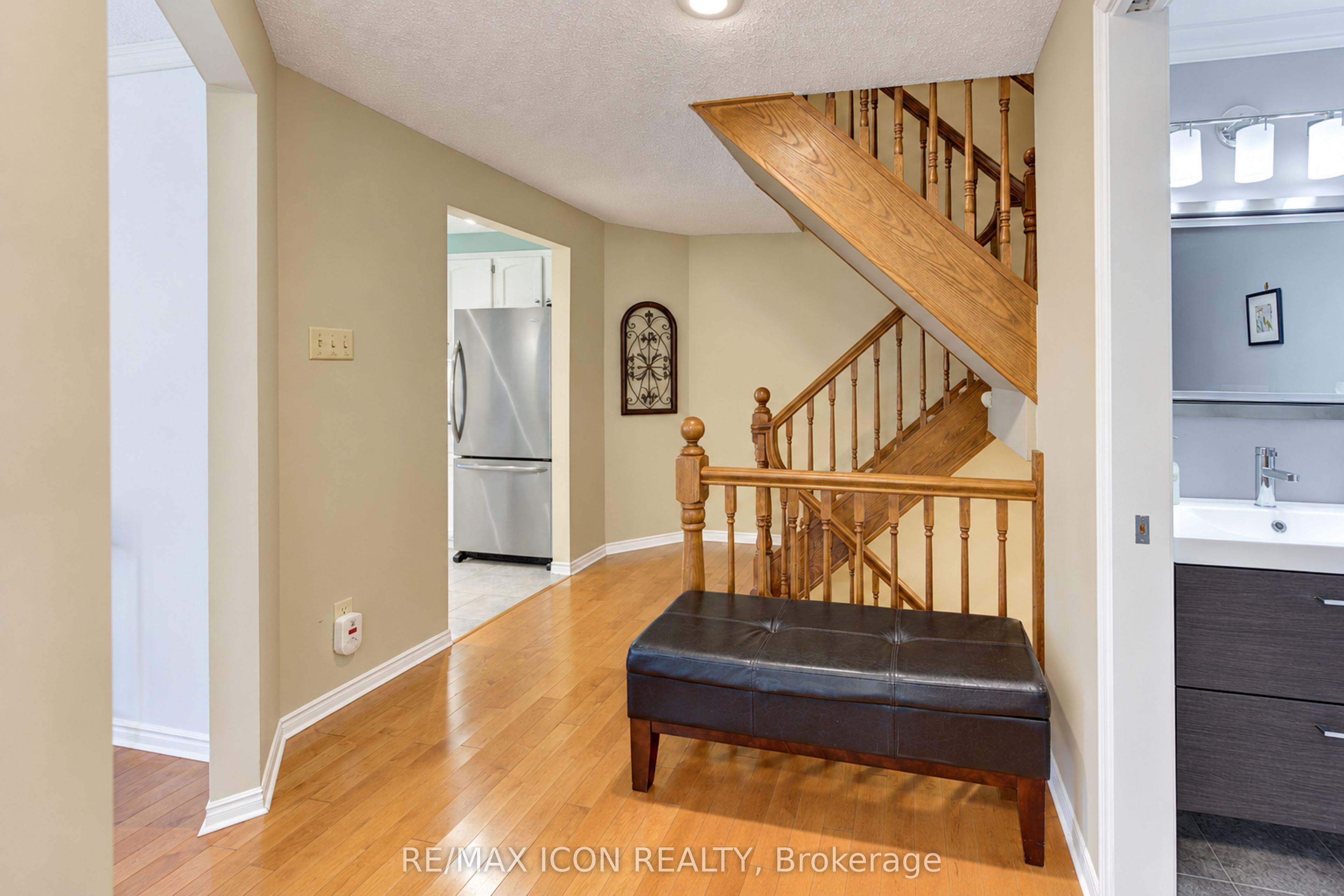 406 Craigleith Drive 3 Property Photo 5