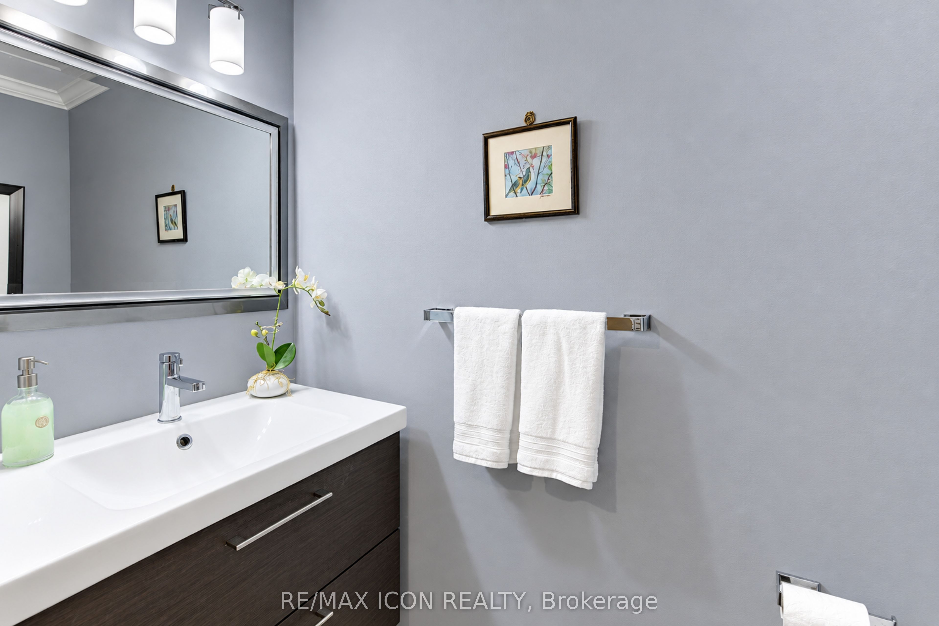 406 Craigleith Drive 3 Property Photo 6