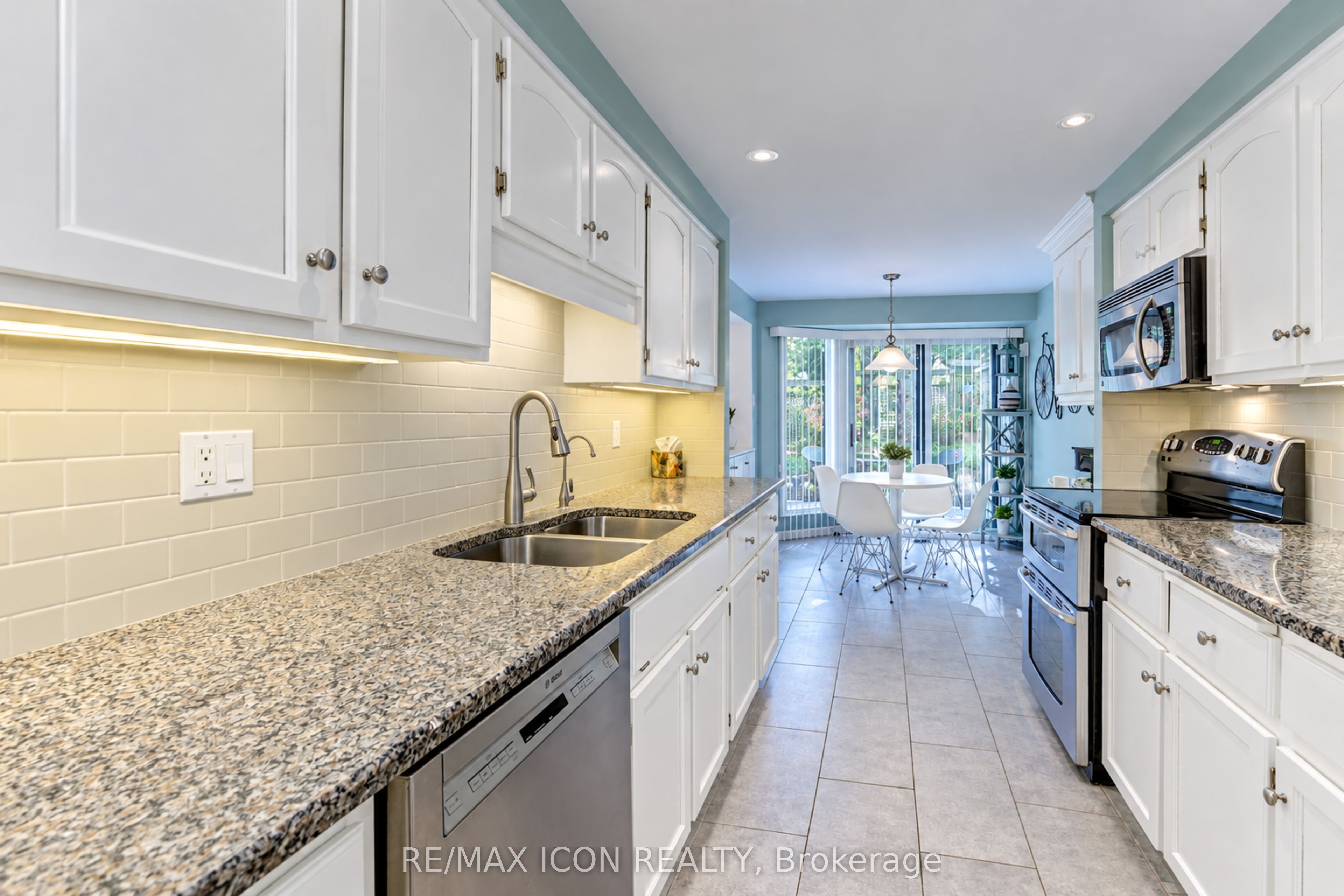 406 Craigleith Drive 3 Property Photo 13