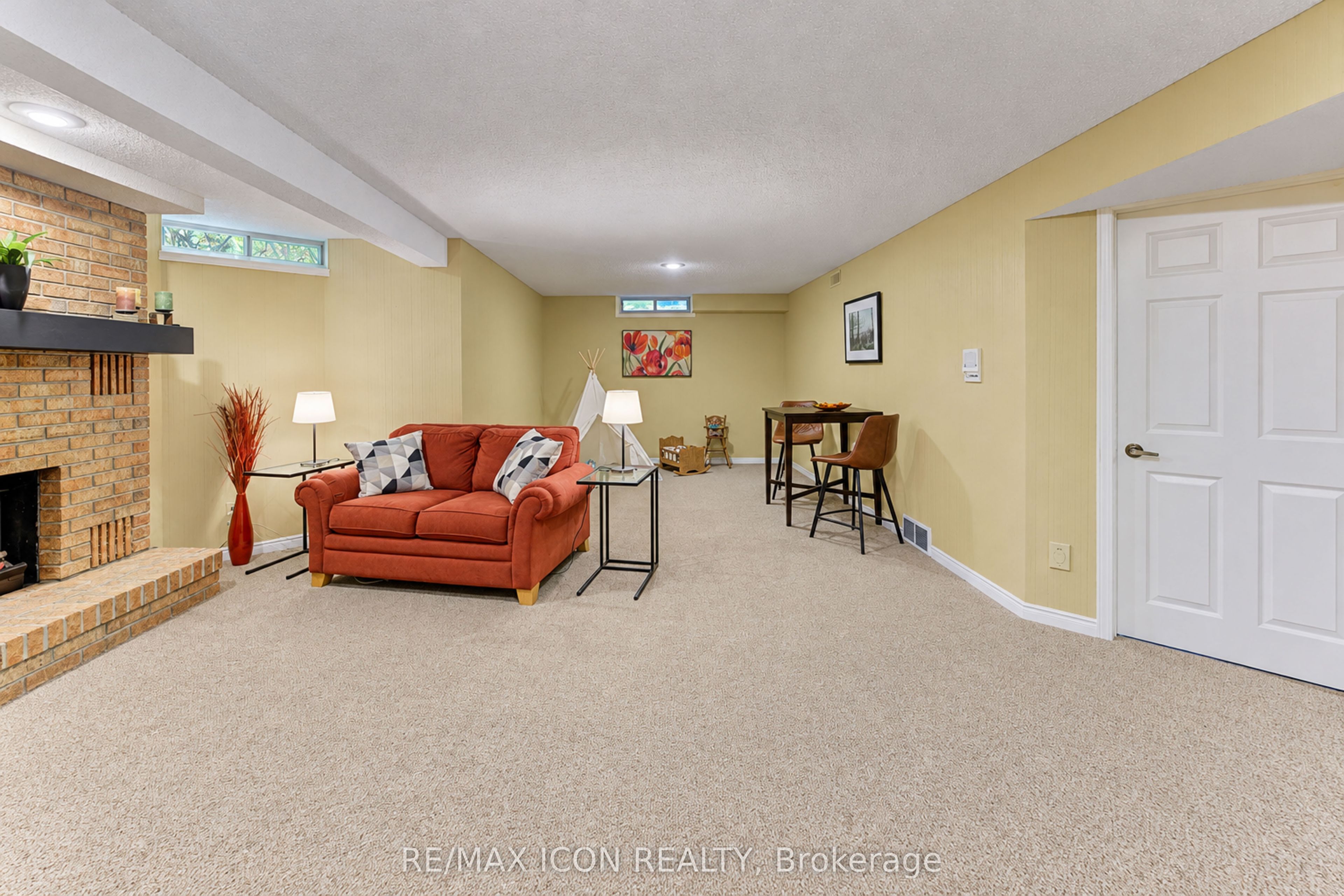 406 Craigleith Drive 3 Property Photo 27