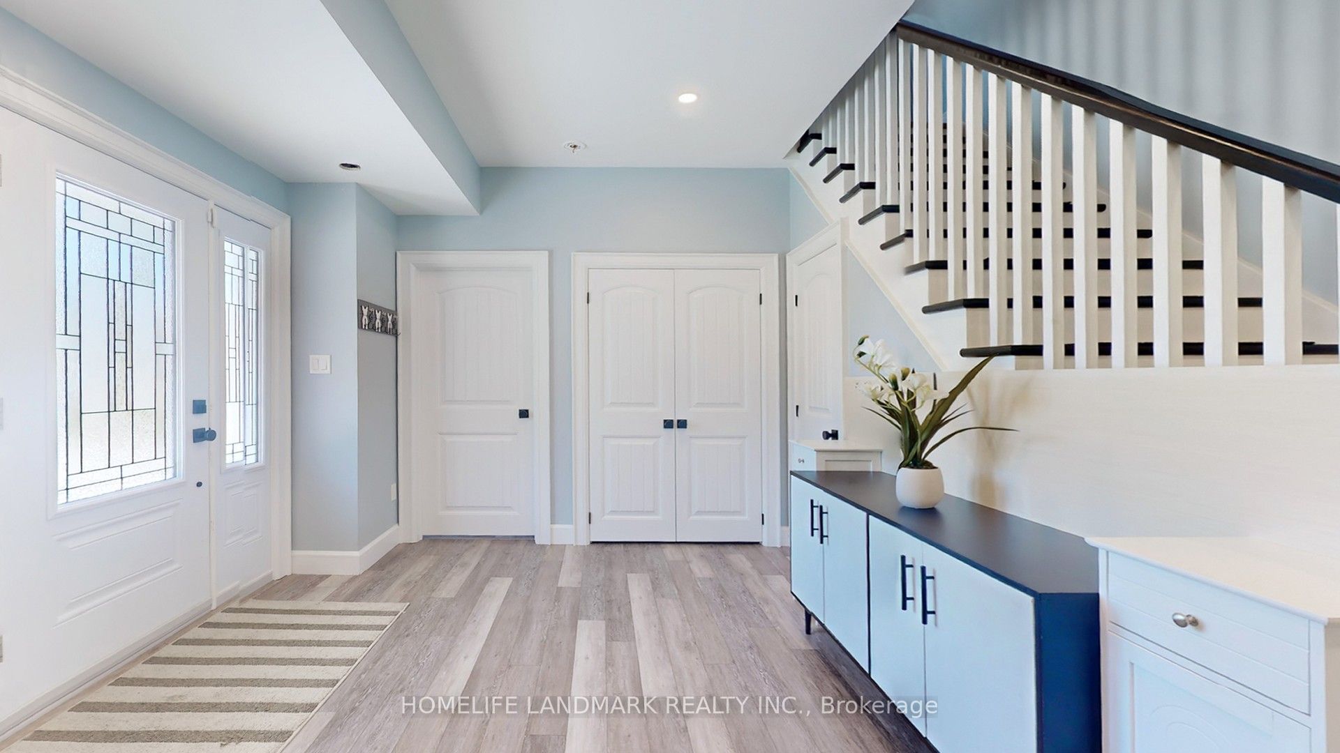 208 Lakeshore Drive Property Photo 10