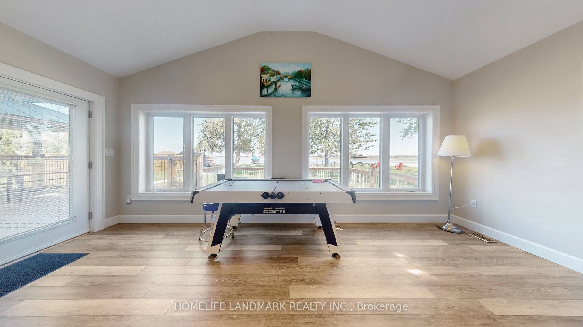 208 Lakeshore Drive Property Photo 17