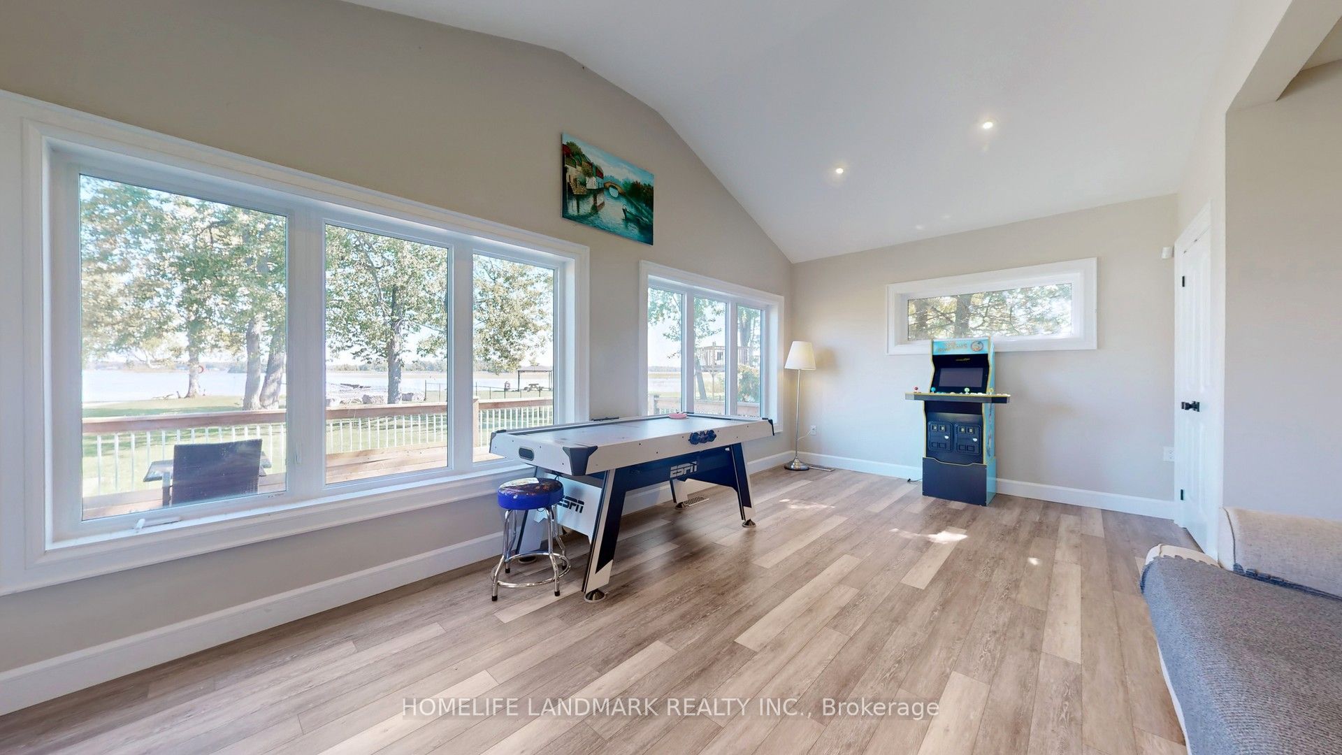 208 Lakeshore Drive Property Photo 18