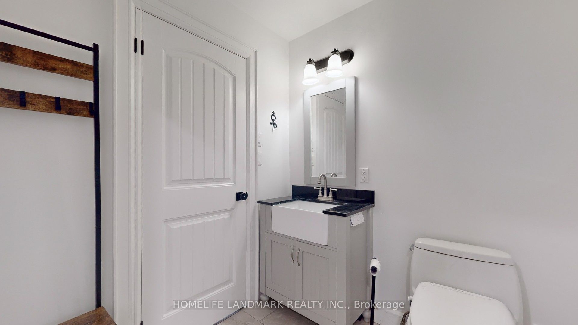 208 Lakeshore Drive Property Photo 29
