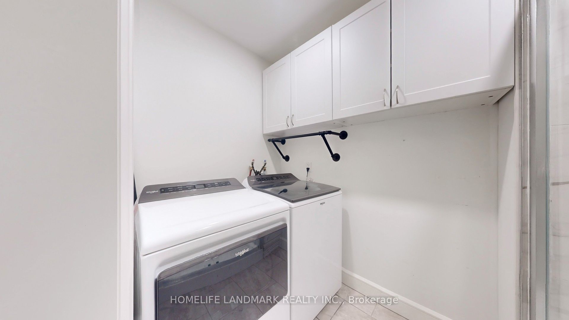 208 Lakeshore Drive Property Photo 30