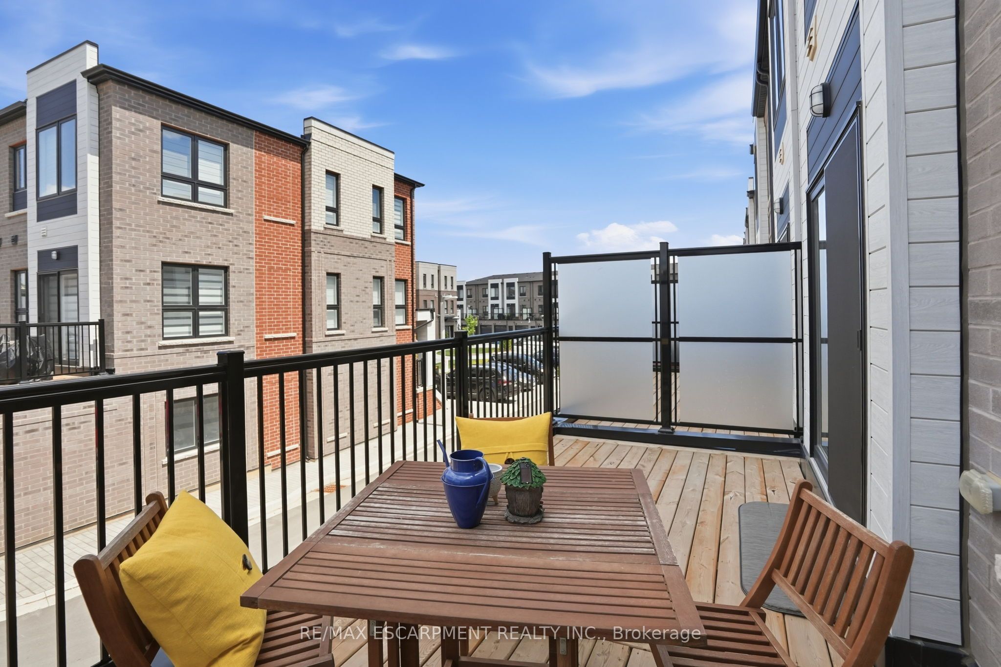 245 Burke Street Property Photo 28