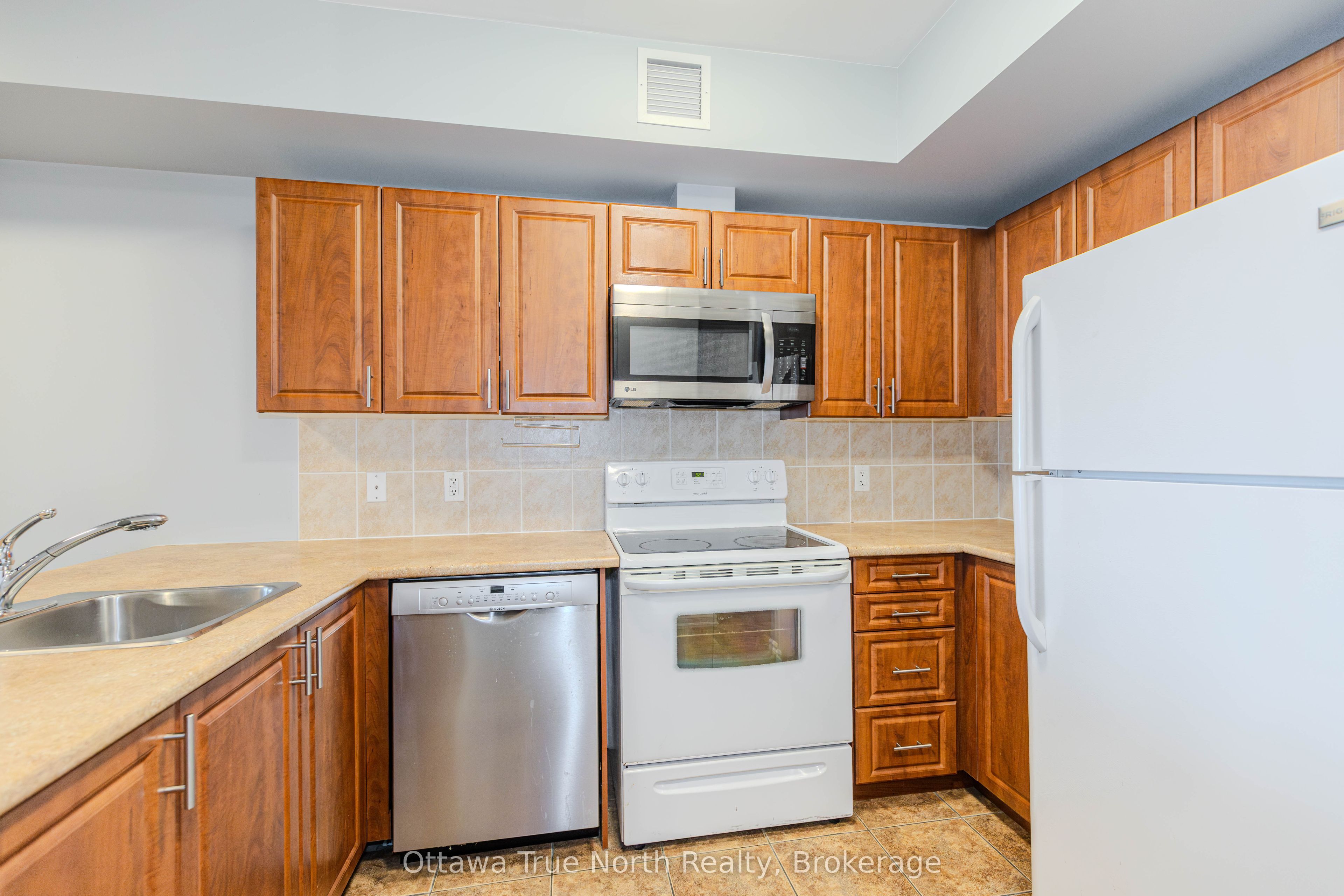 234 Rideau Street 1903 Property Photo 17