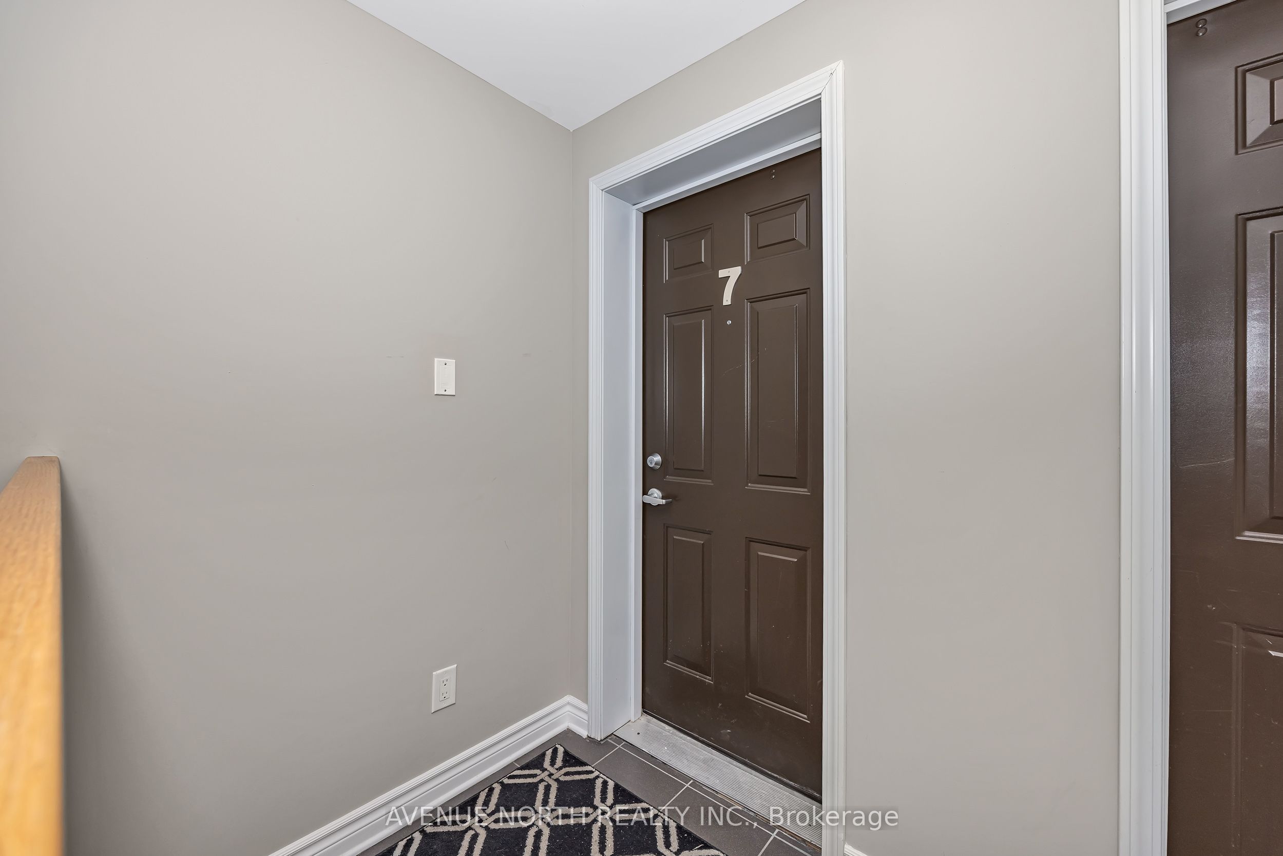 135 Bluestone Private 7 Property Photo 3