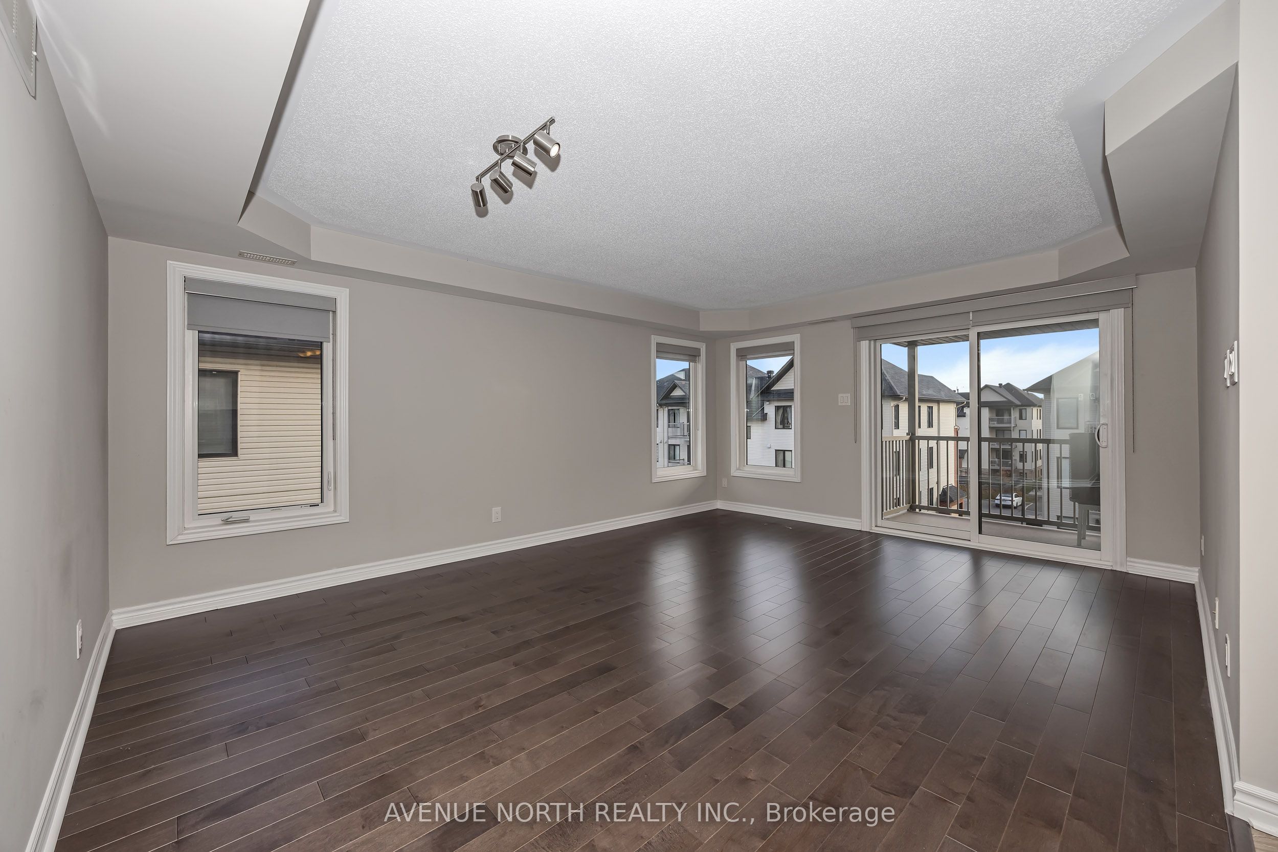 135 Bluestone Private 7 Property Photo 16