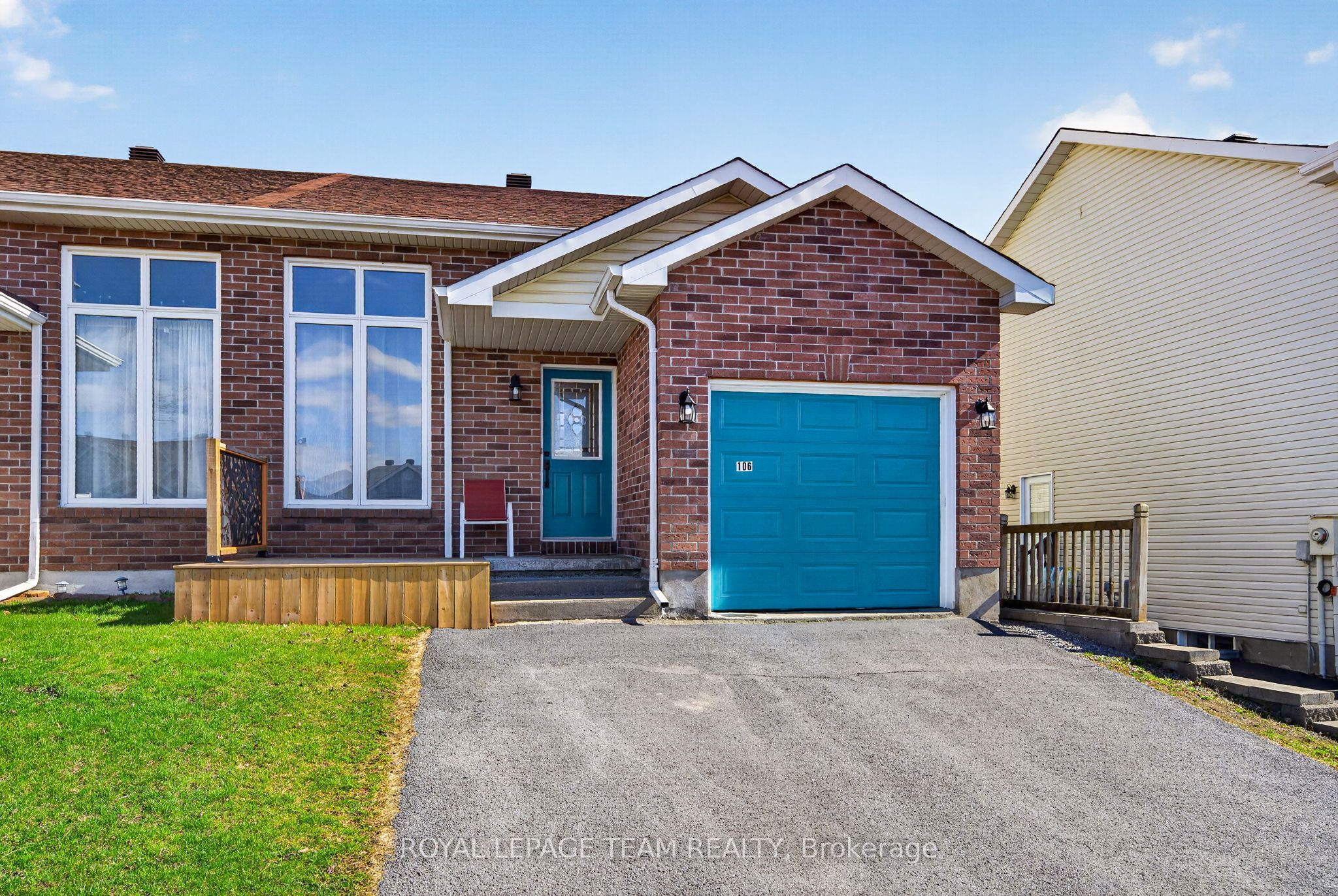 106 Hemlock Crescent Property Photo 2