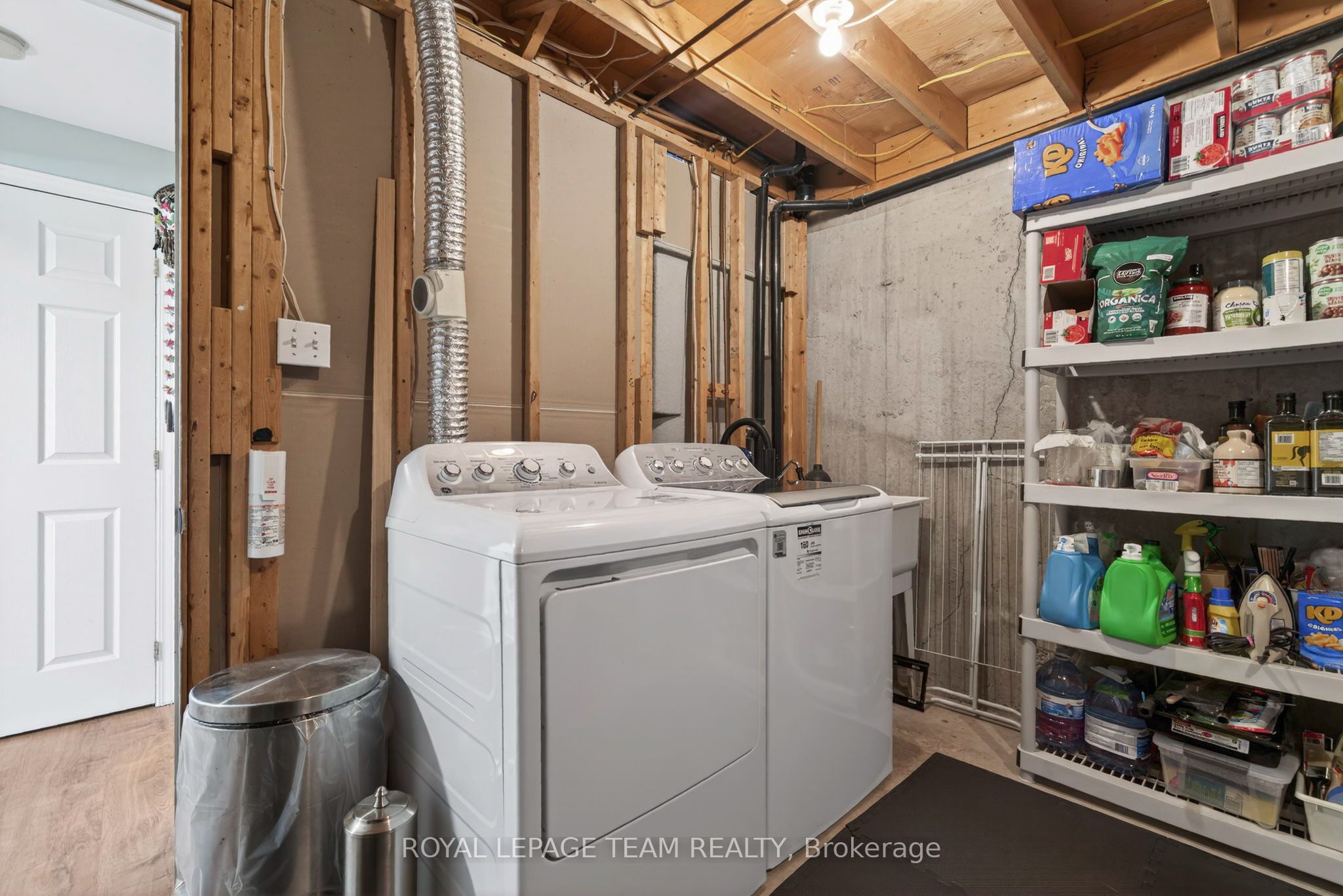 106 Hemlock Crescent Property Photo 26