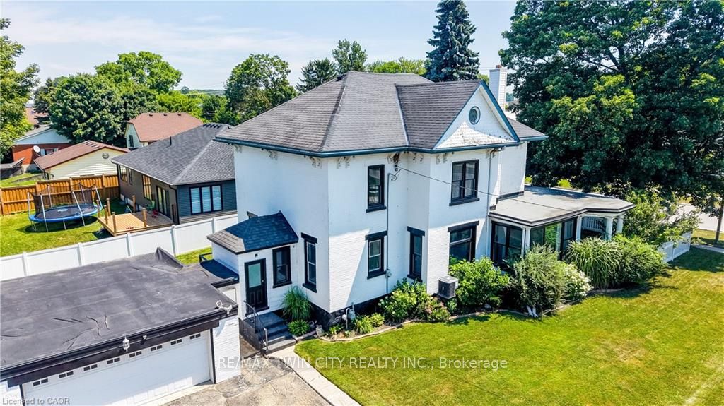 290 Turnberry Street Property Photo 2