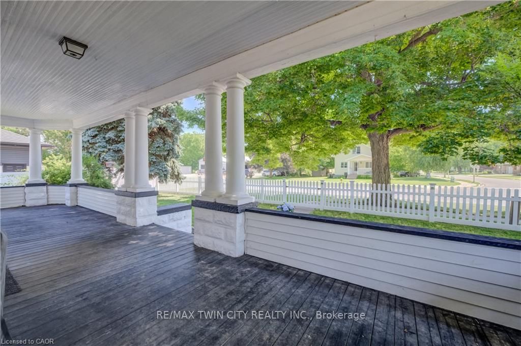 290 Turnberry Street Property Photo 4