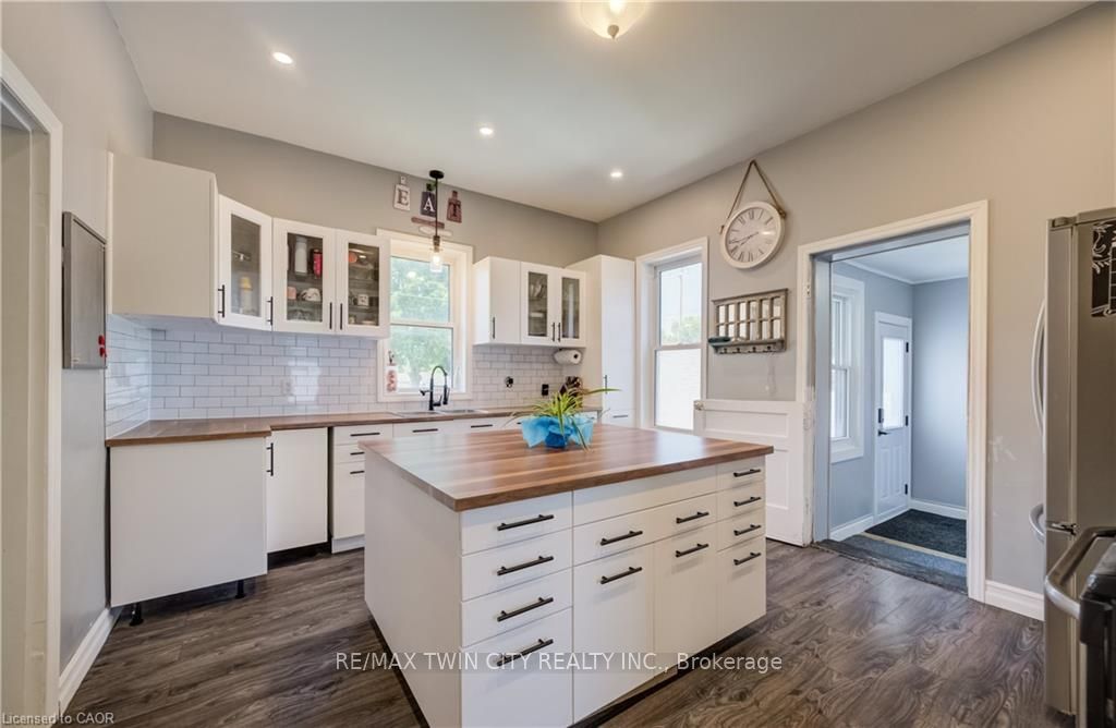 290 Turnberry Street Property Photo 11
