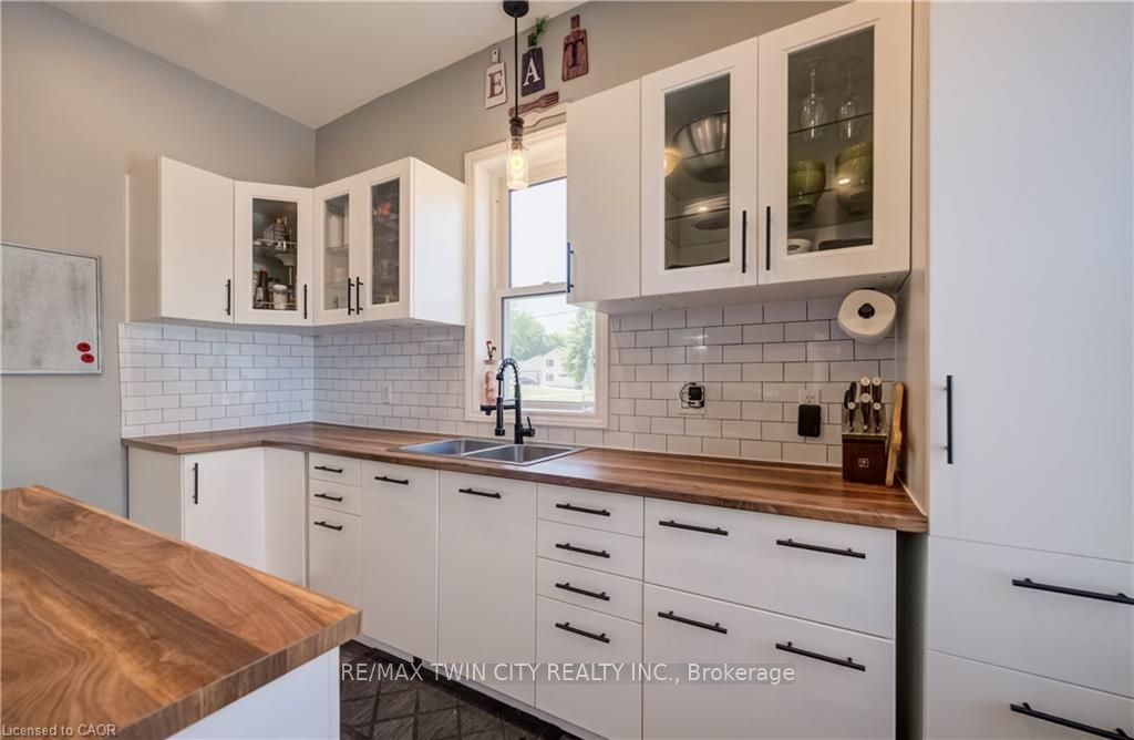 290 Turnberry Street Property Photo 16