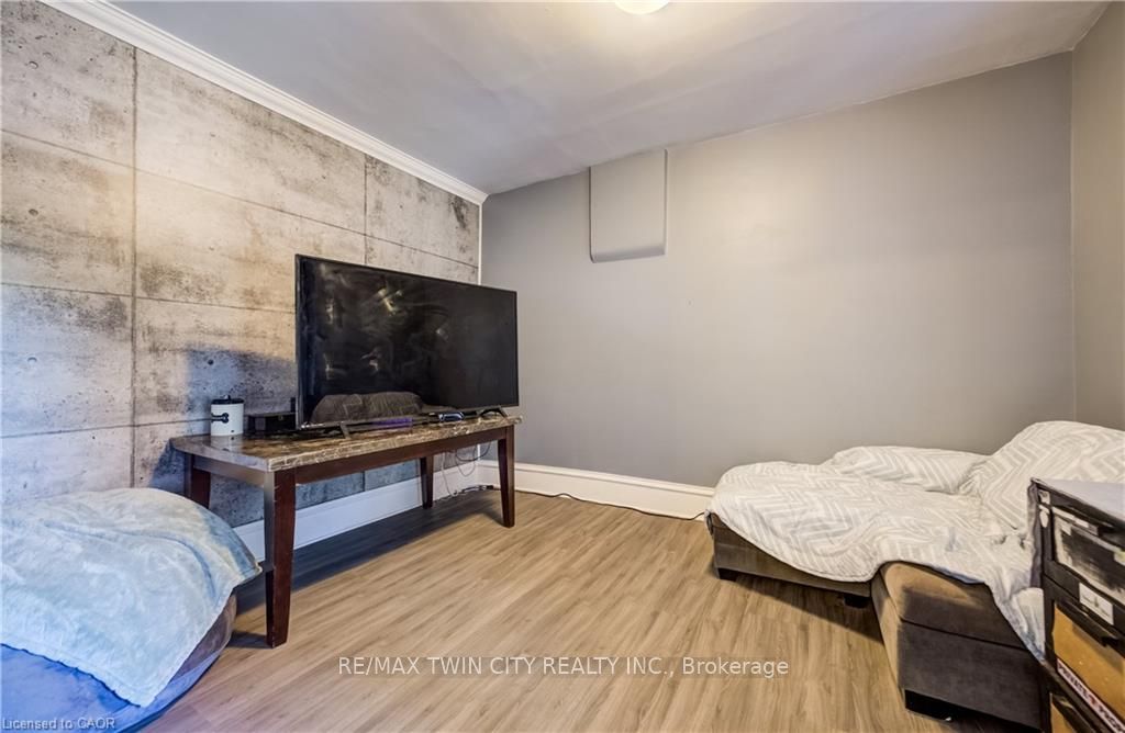 290 Turnberry Street Property Photo 24