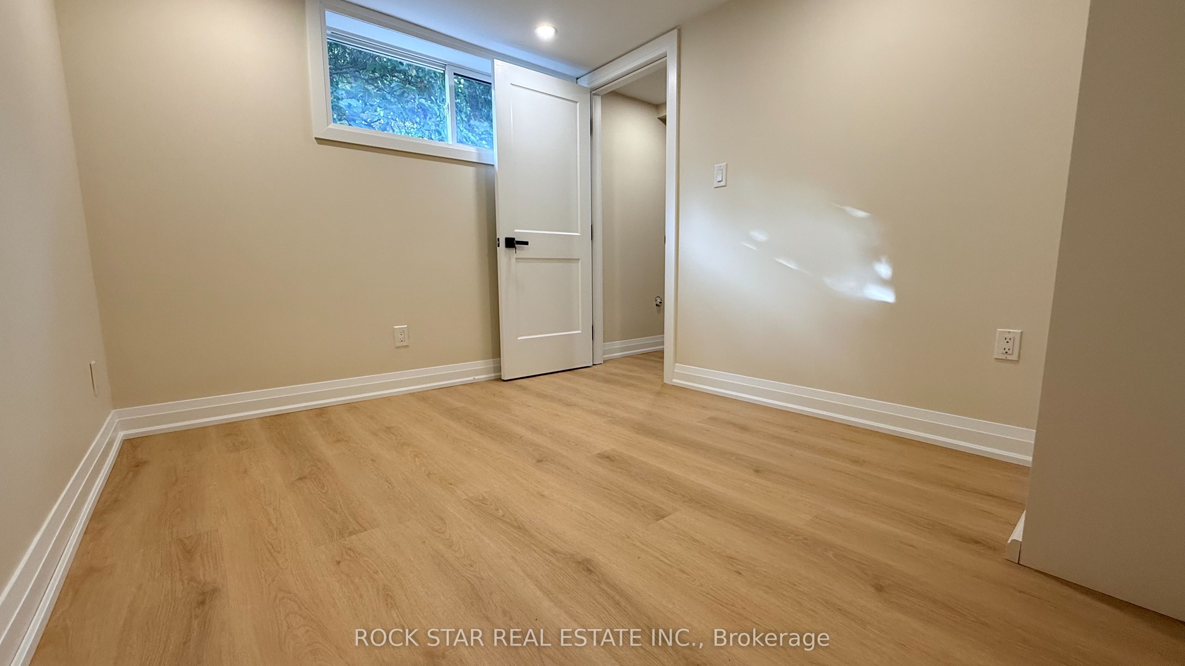 23 Stanley Street Bsmt Property Photo 5