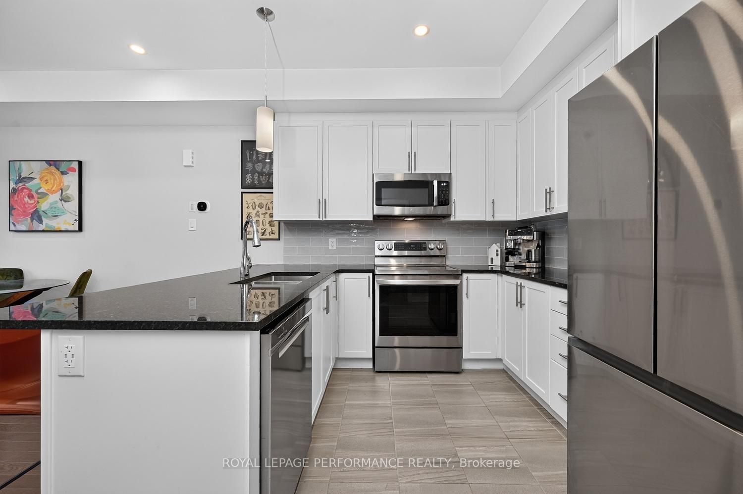1016 Kijik Crescent Property Photo 17