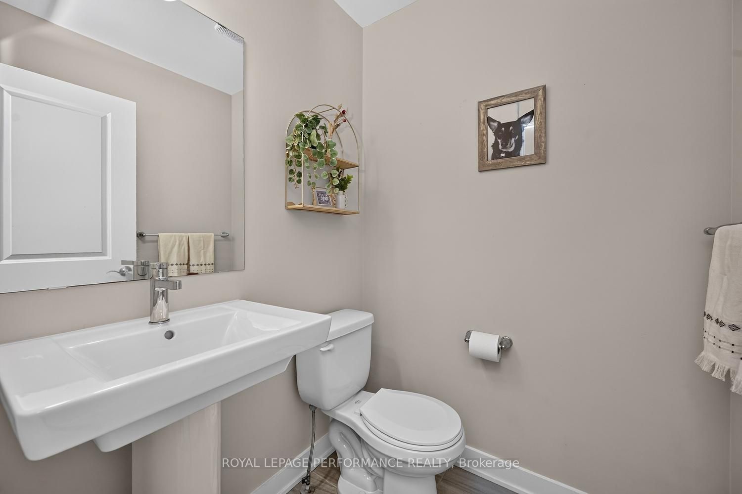 1016 Kijik Crescent Property Photo 20