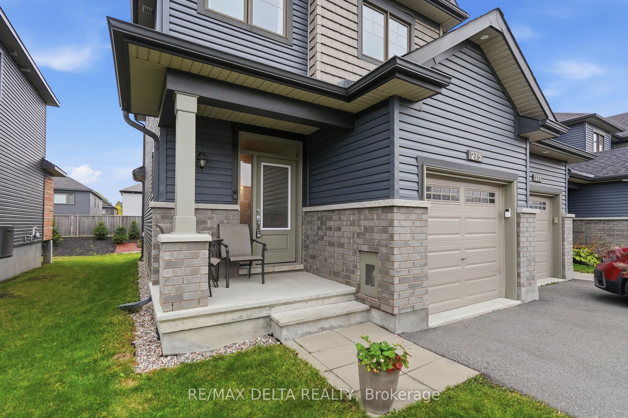 275 De L'etang Street Property Photo 2