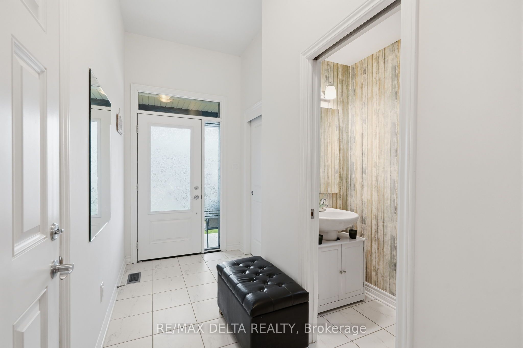 275 De L'etang Street Property Photo 3