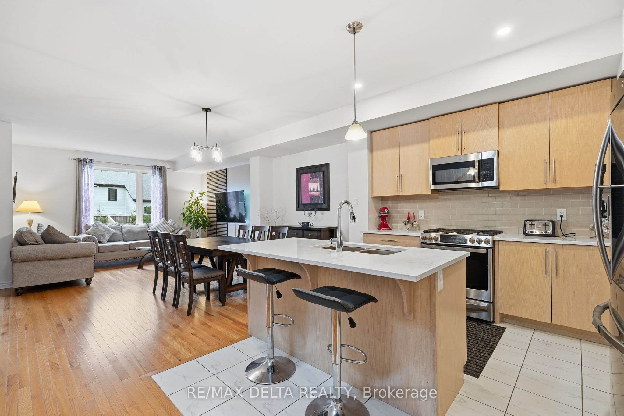 275 De L'etang Street Property Photo 4