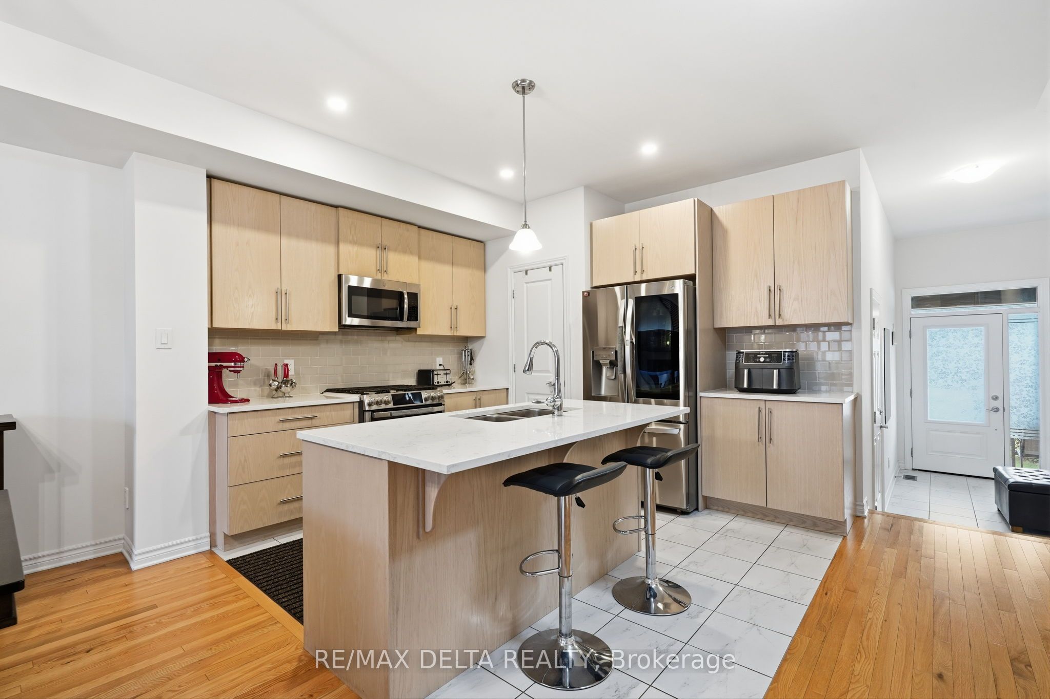 275 De L'etang Street Property Photo 5