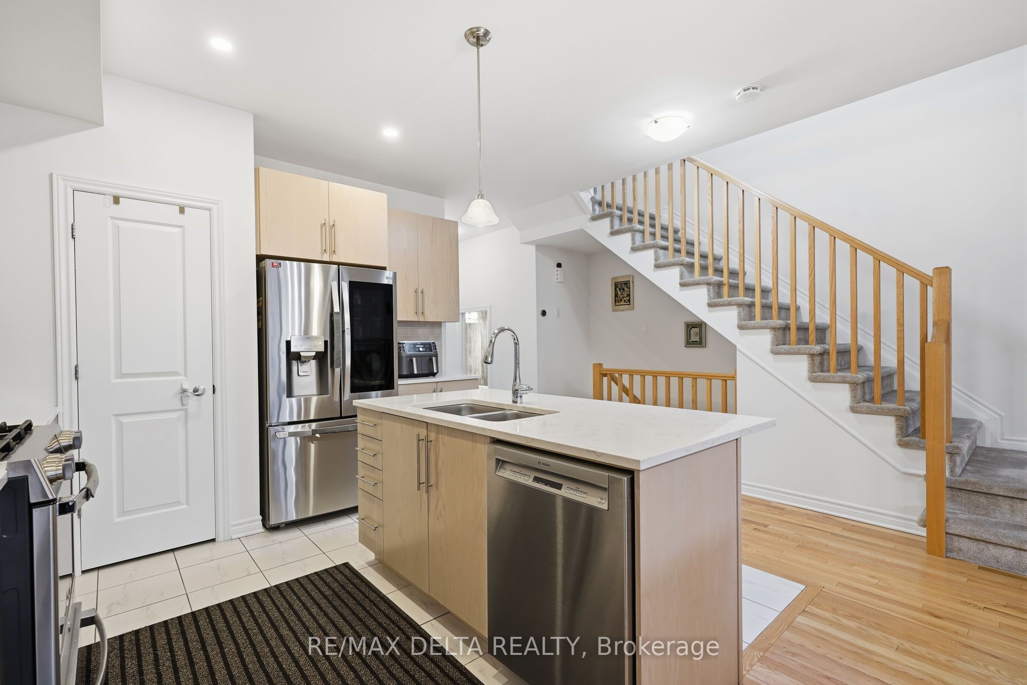 275 De L'etang Street Property Photo 6