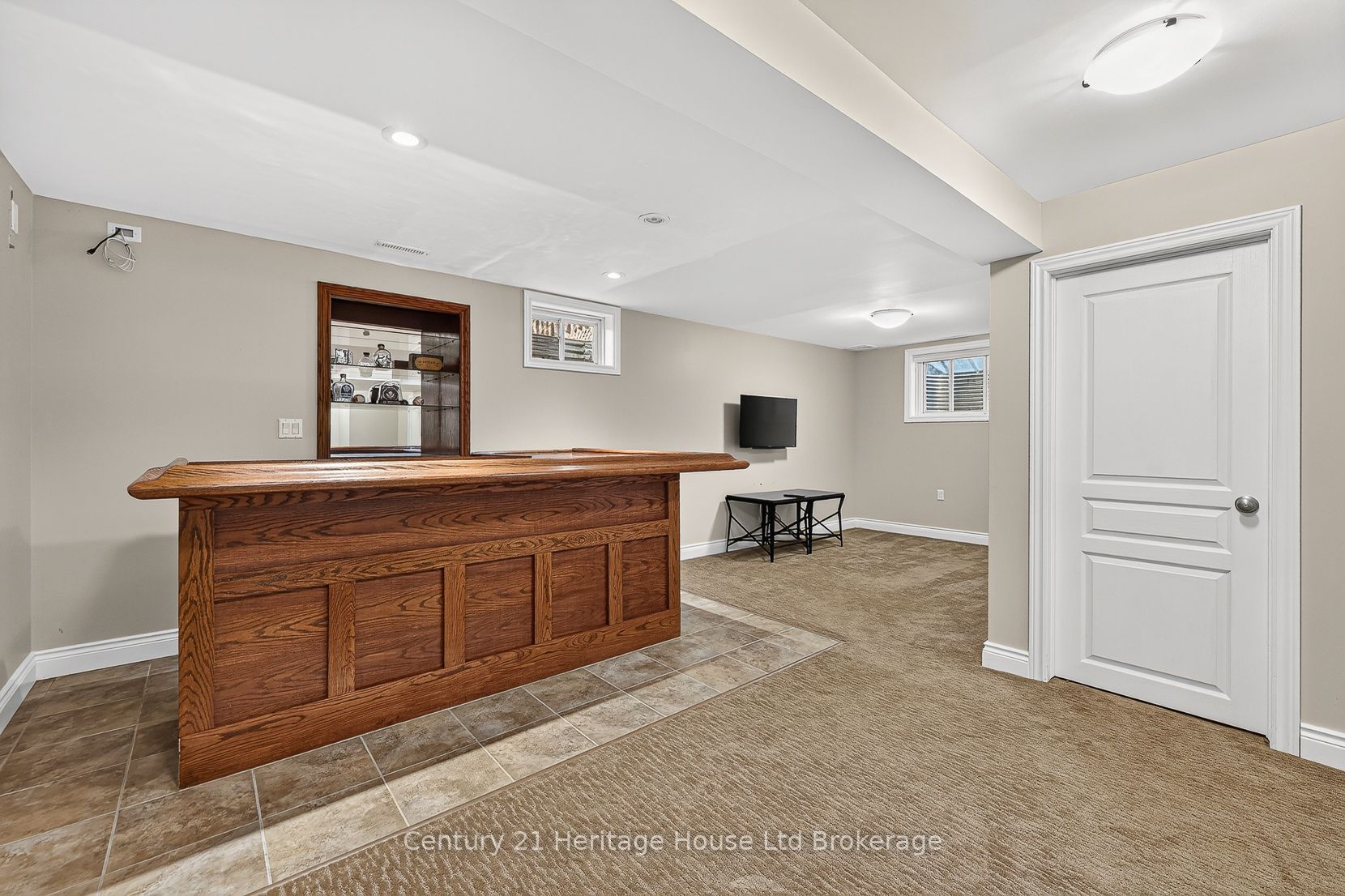 1028 Alberni Road Property Photo 4