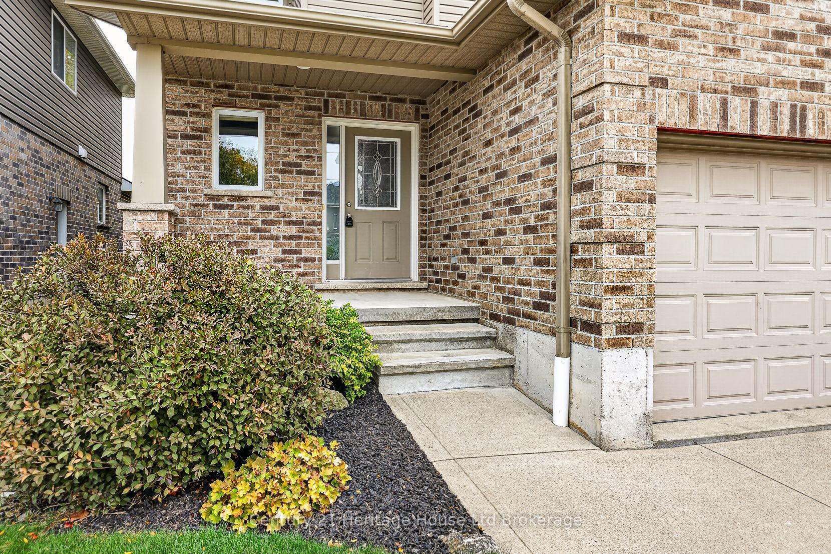 1028 Alberni Road Property Photo 8
