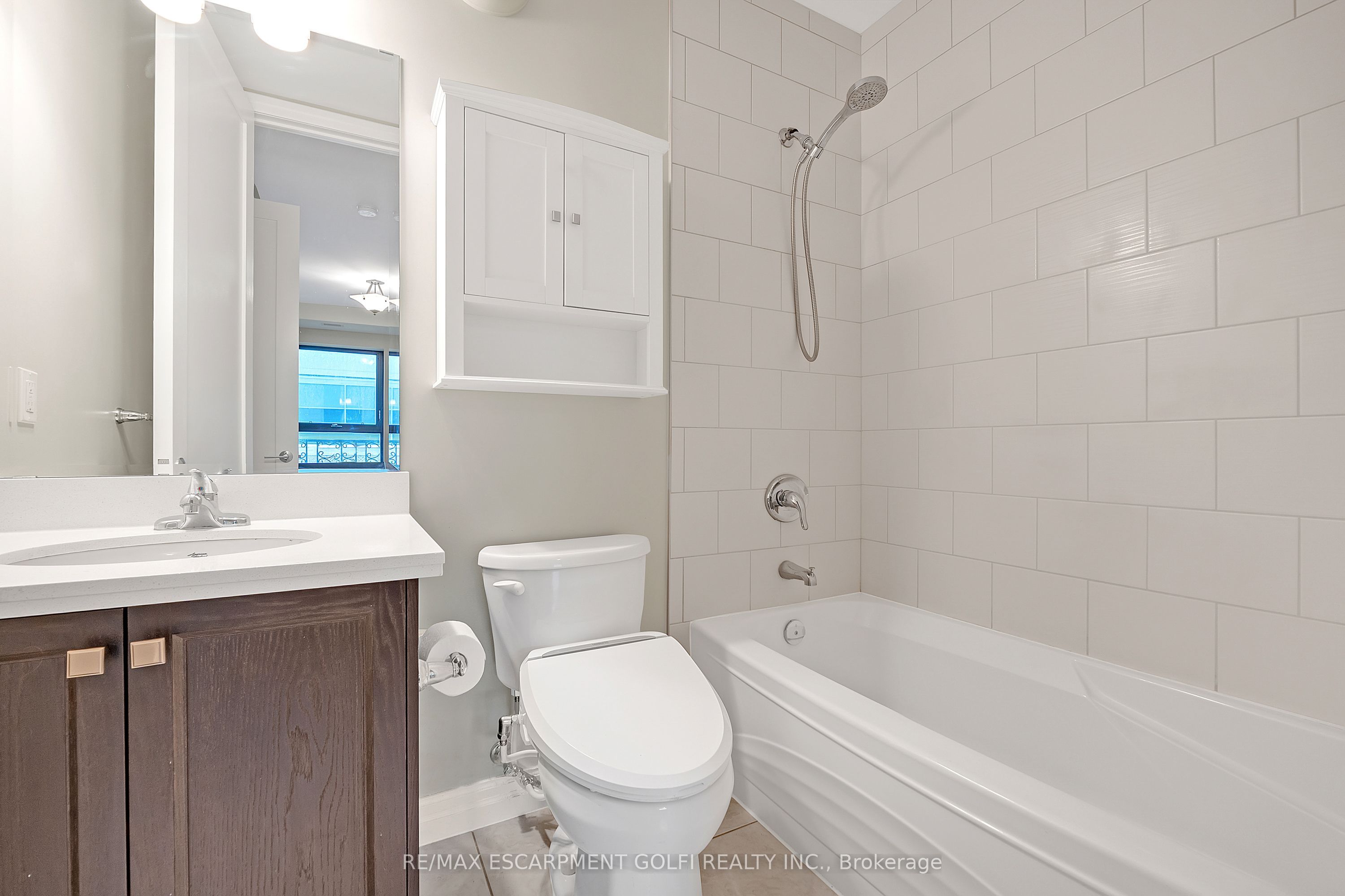 112 King Street E 1006 Property Photo 16
