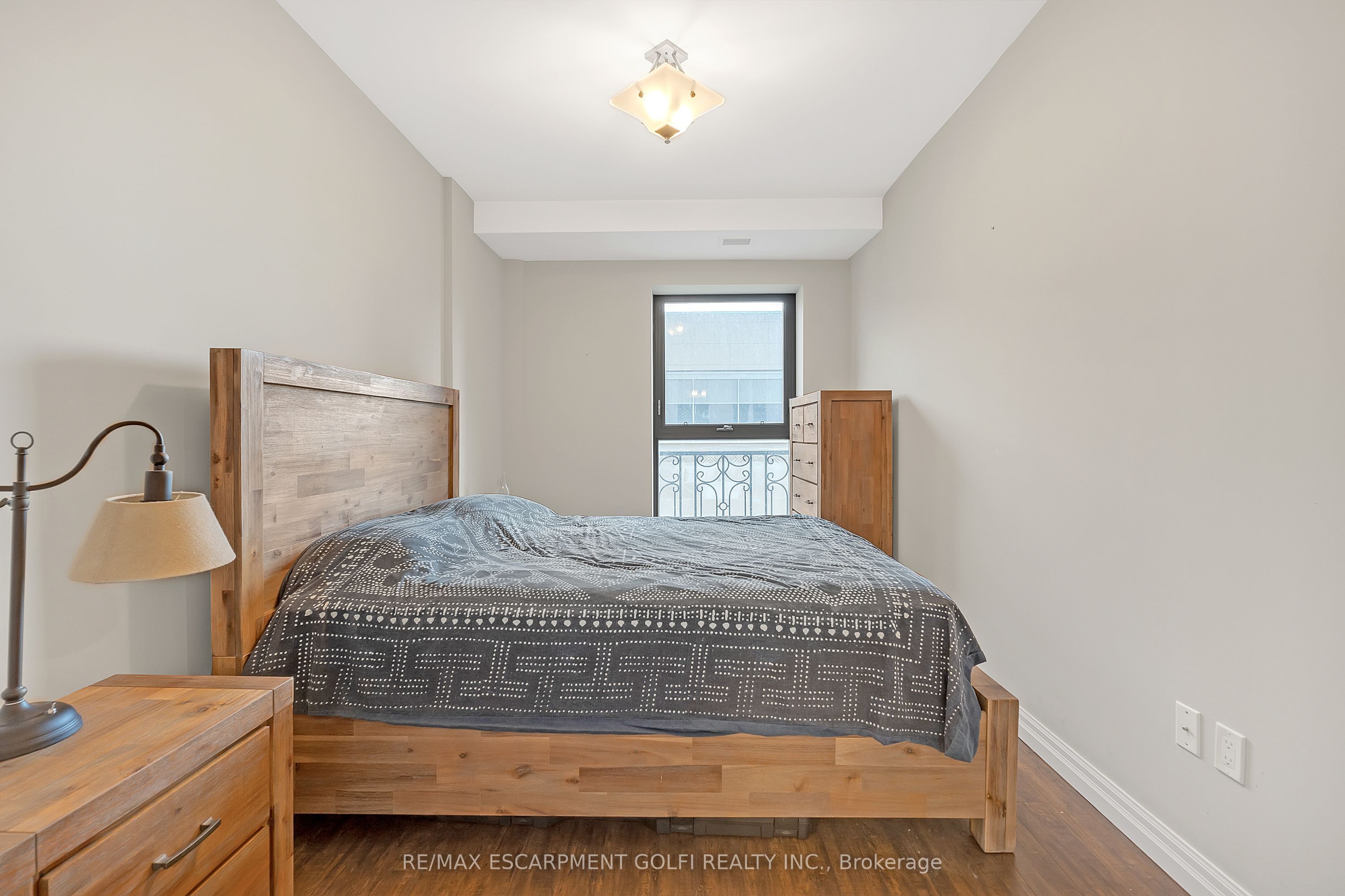 112 King Street E 1006 Property Photo 18