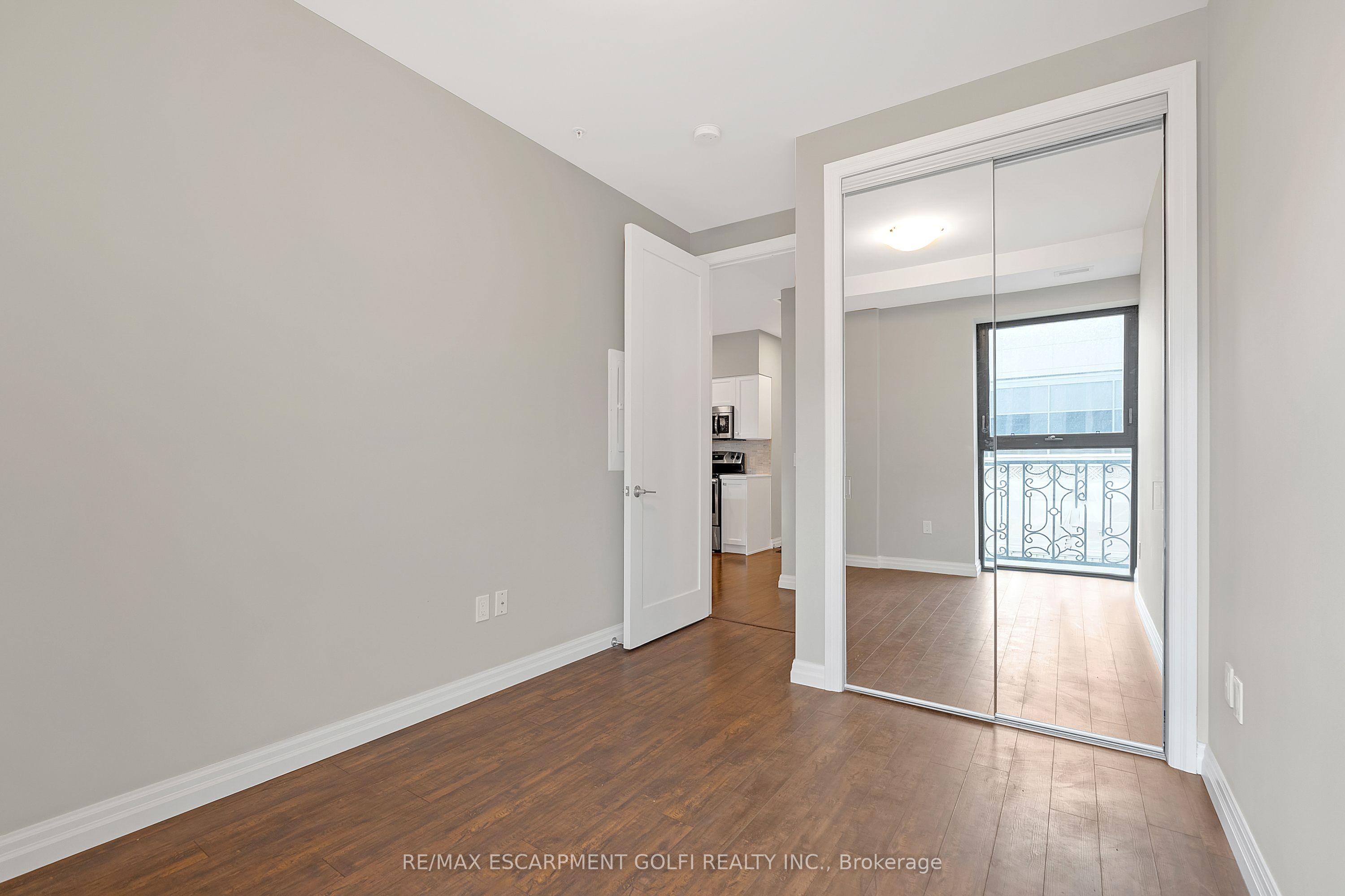 112 King Street E 1006 Property Photo 20