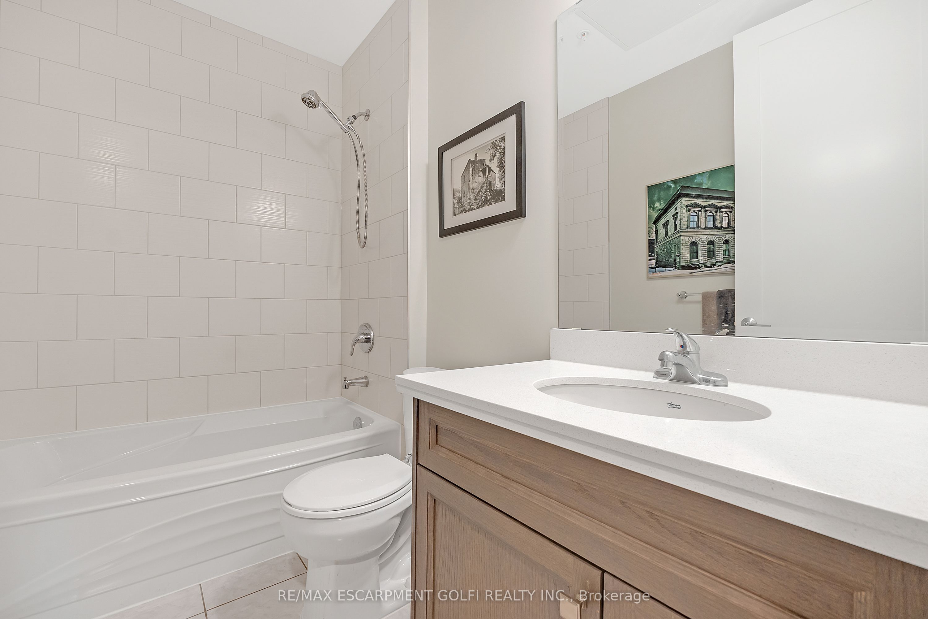 112 King Street E 1006 Property Photo 21