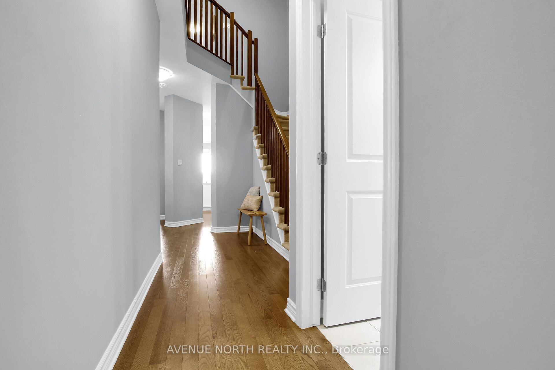 303 Wood Acres Grove Property Photo 4