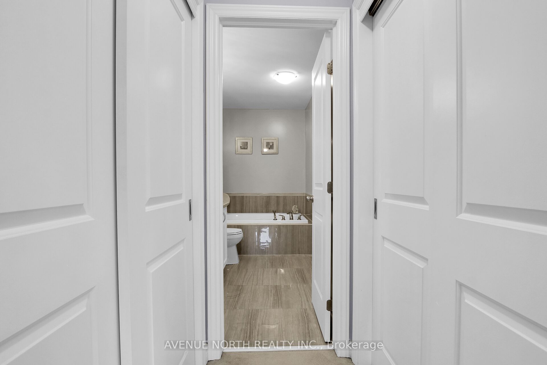 303 Wood Acres Grove Property Photo 33