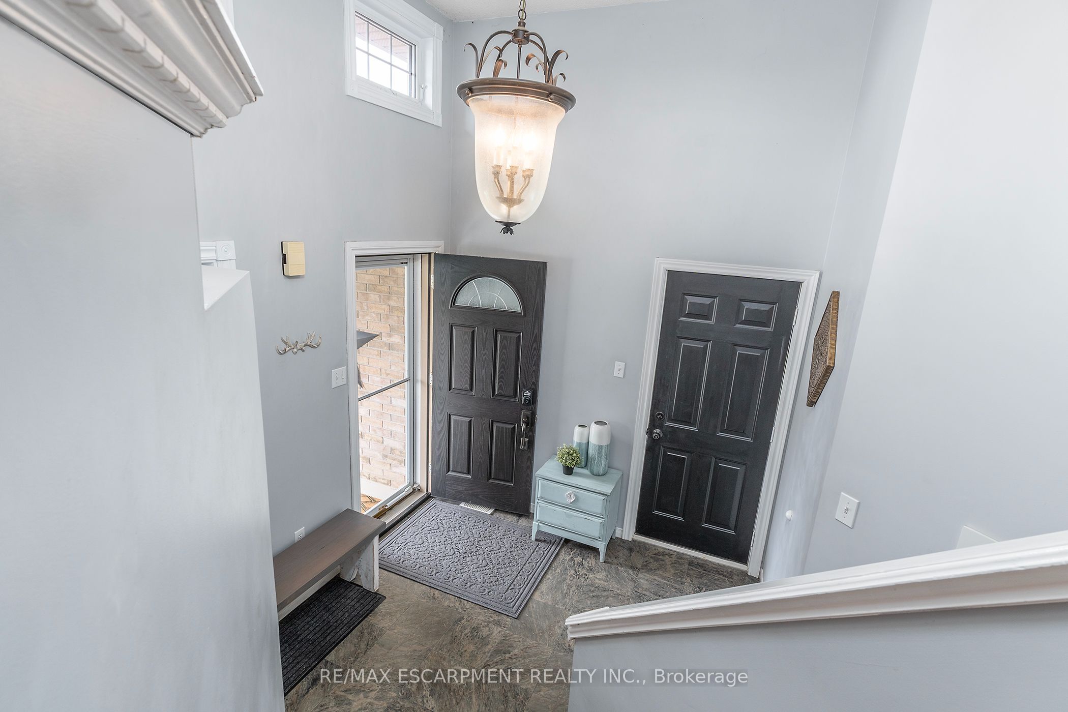 6 Stuart Street Property Photo 5