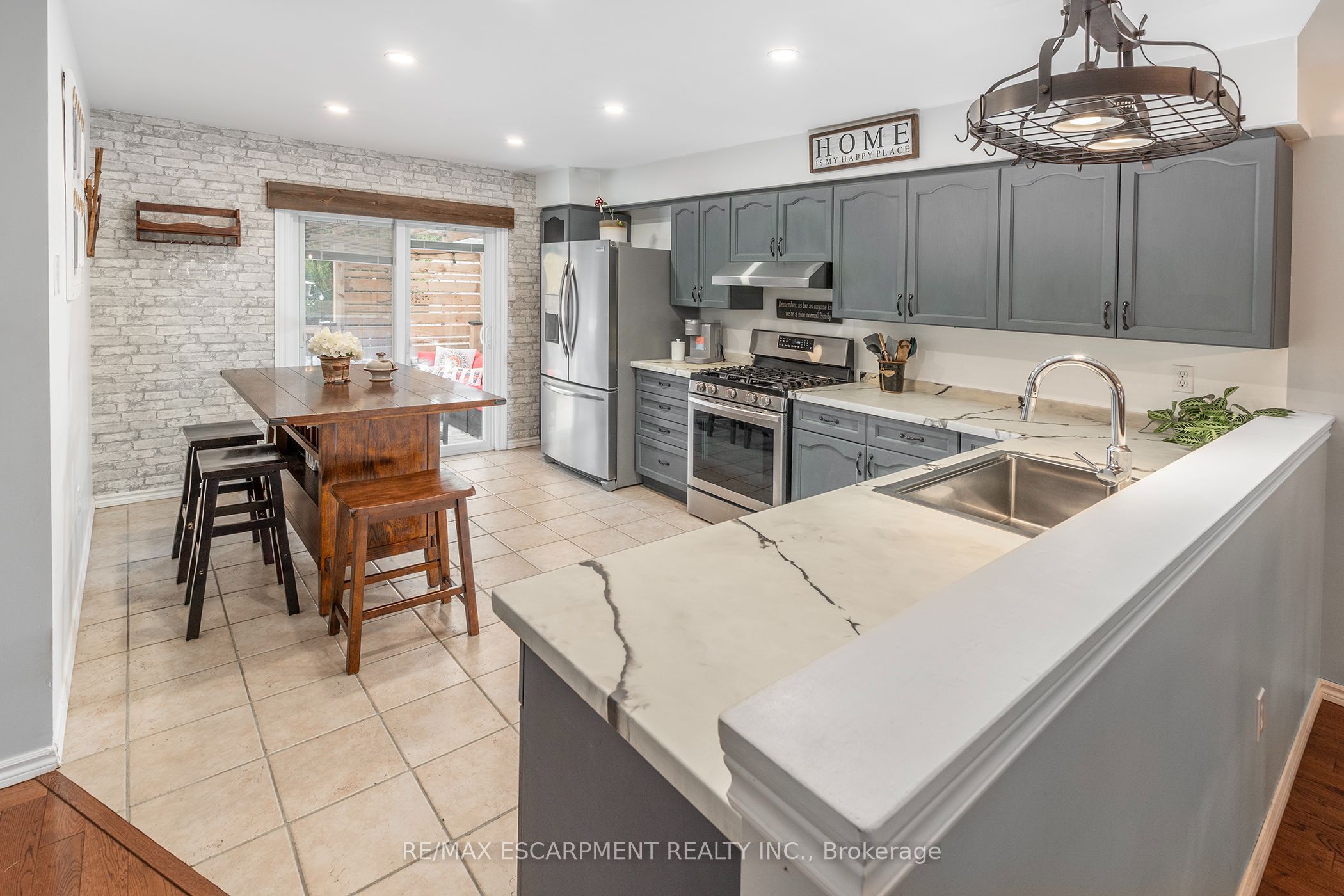 6 Stuart Street Property Photo 13