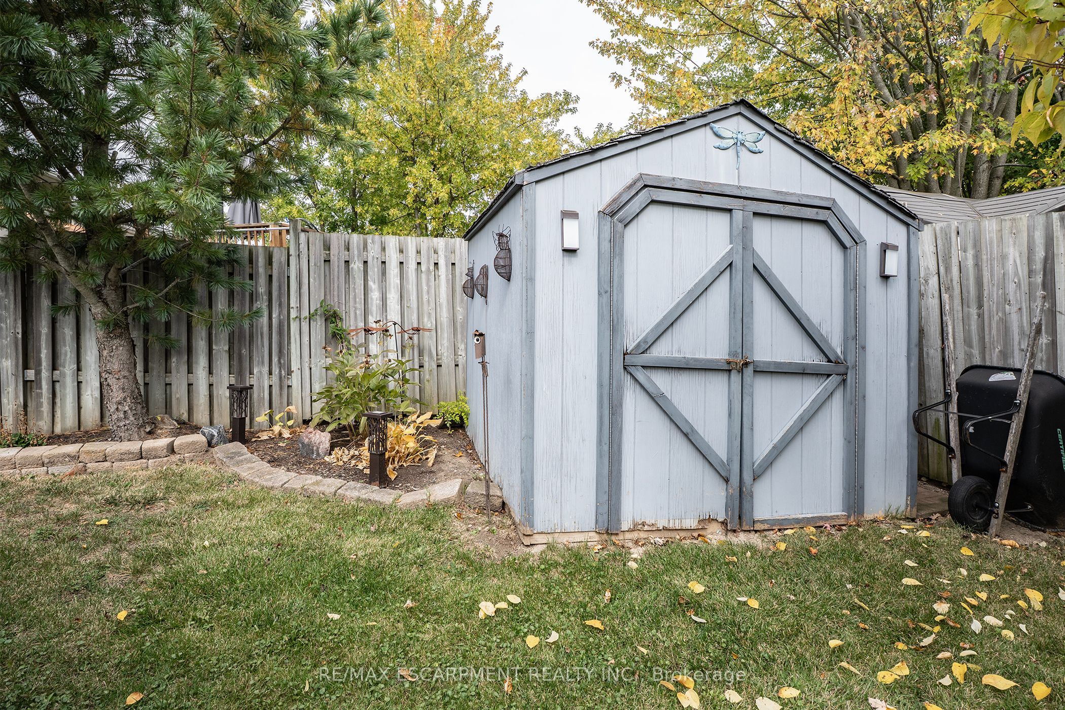 6 Stuart Street Property Photo 30