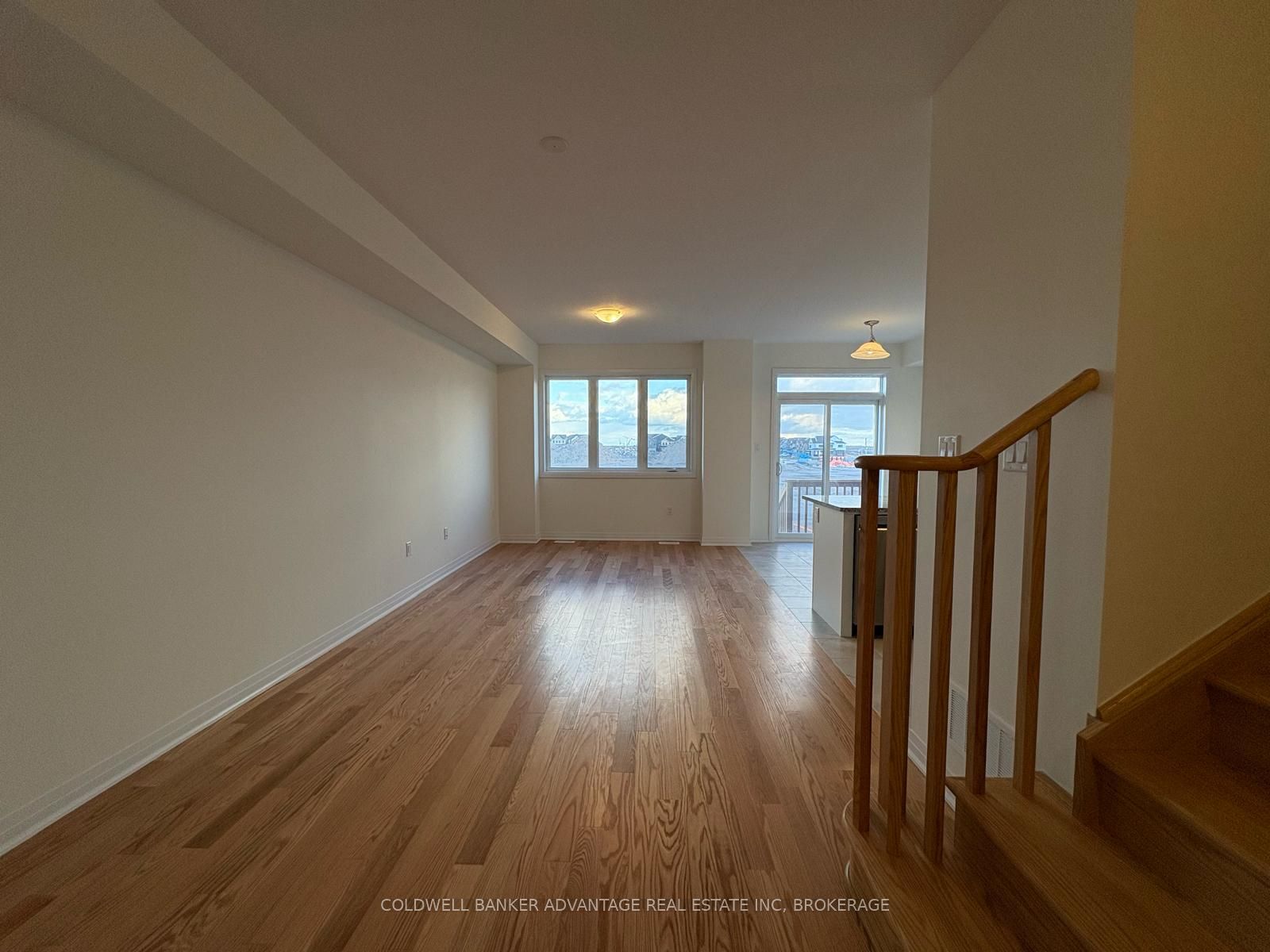 216 Port Crescent Property Photo 9
