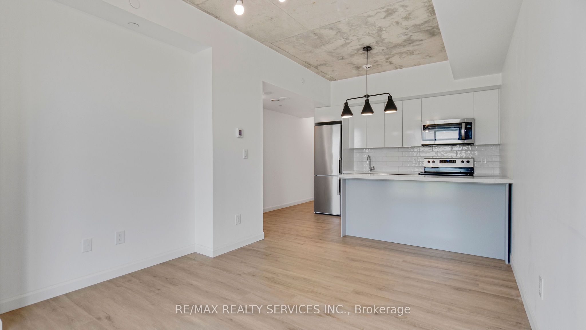7 Erie Avenue 811 Property Photo 4