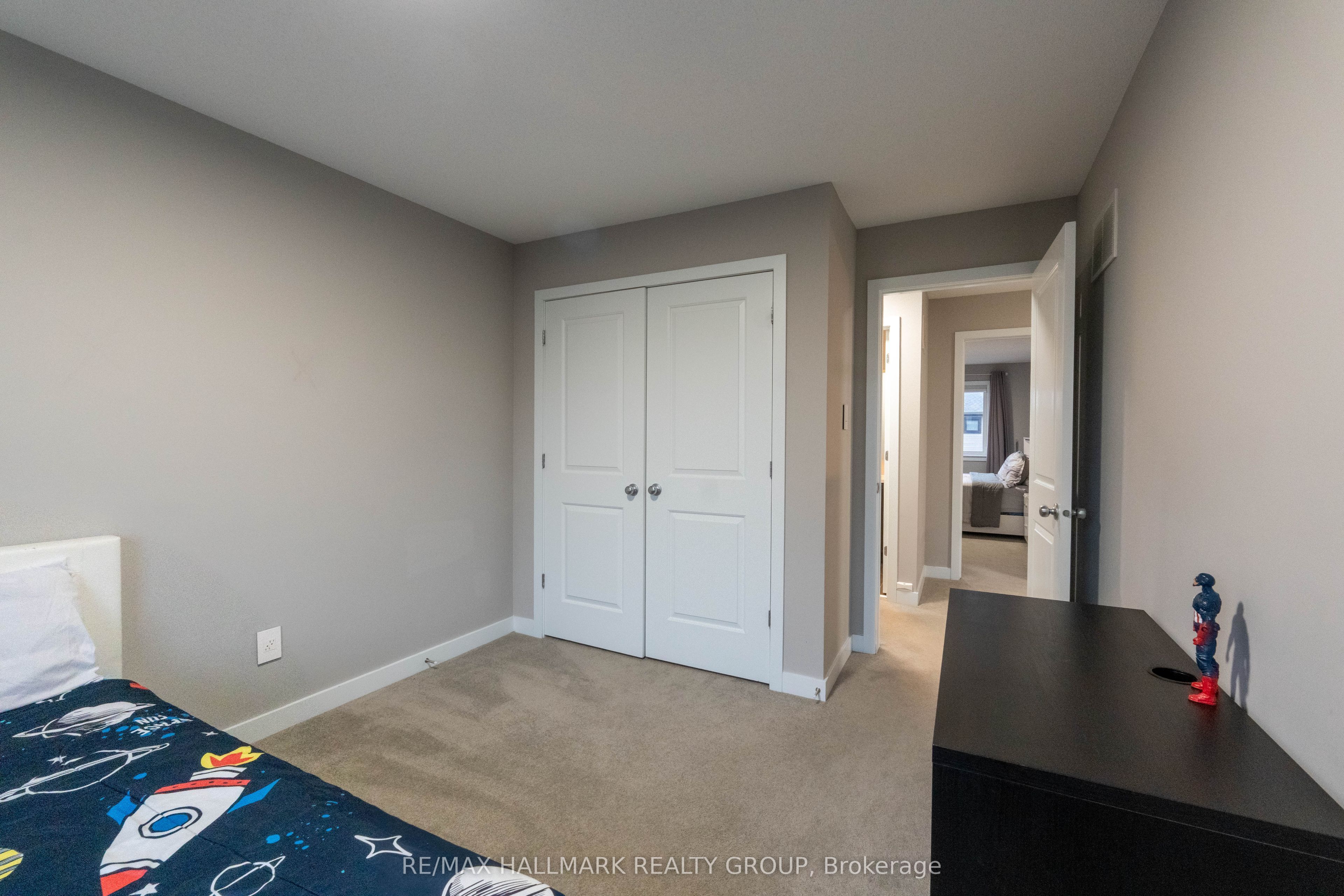 305 Oxer Place S Property Photo 28