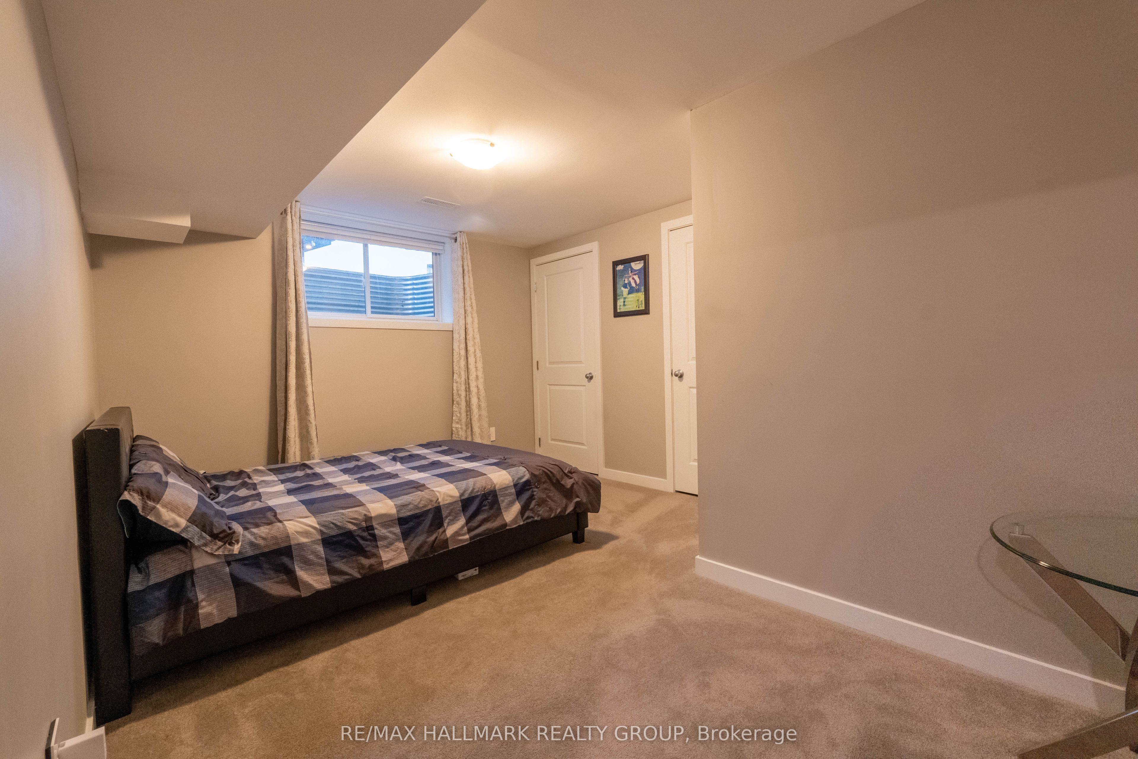 305 Oxer Place S Property Photo 33