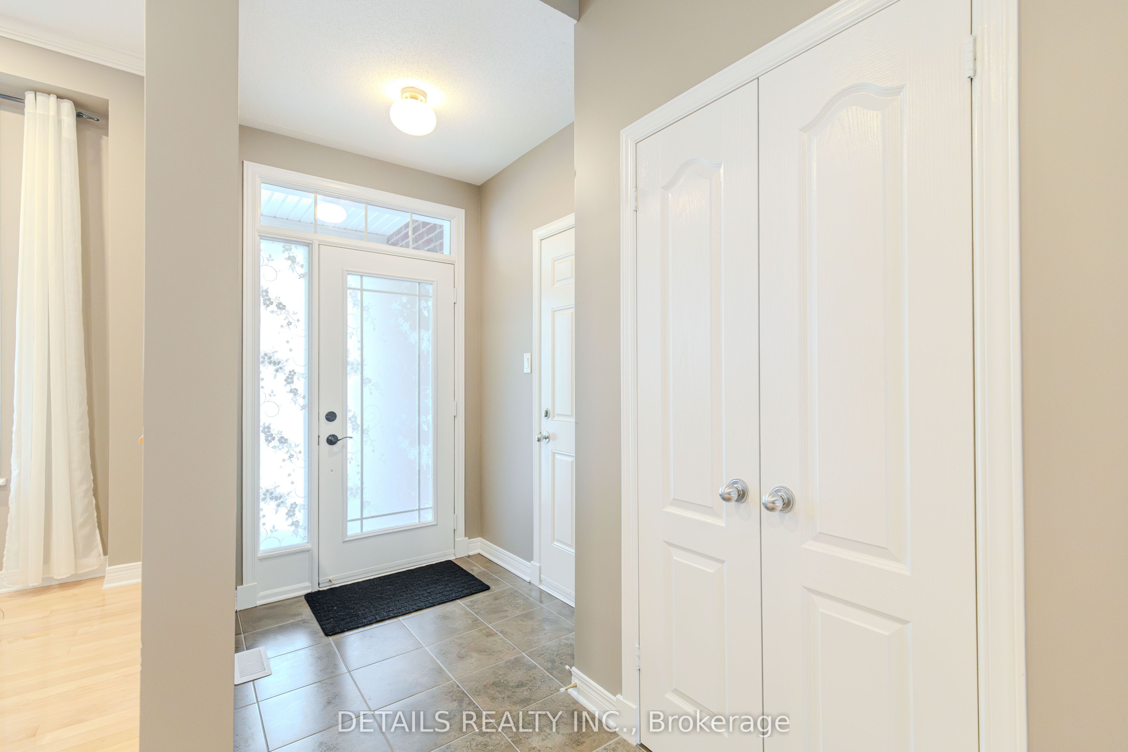 703 Kilmar Crescent Property Photo 4