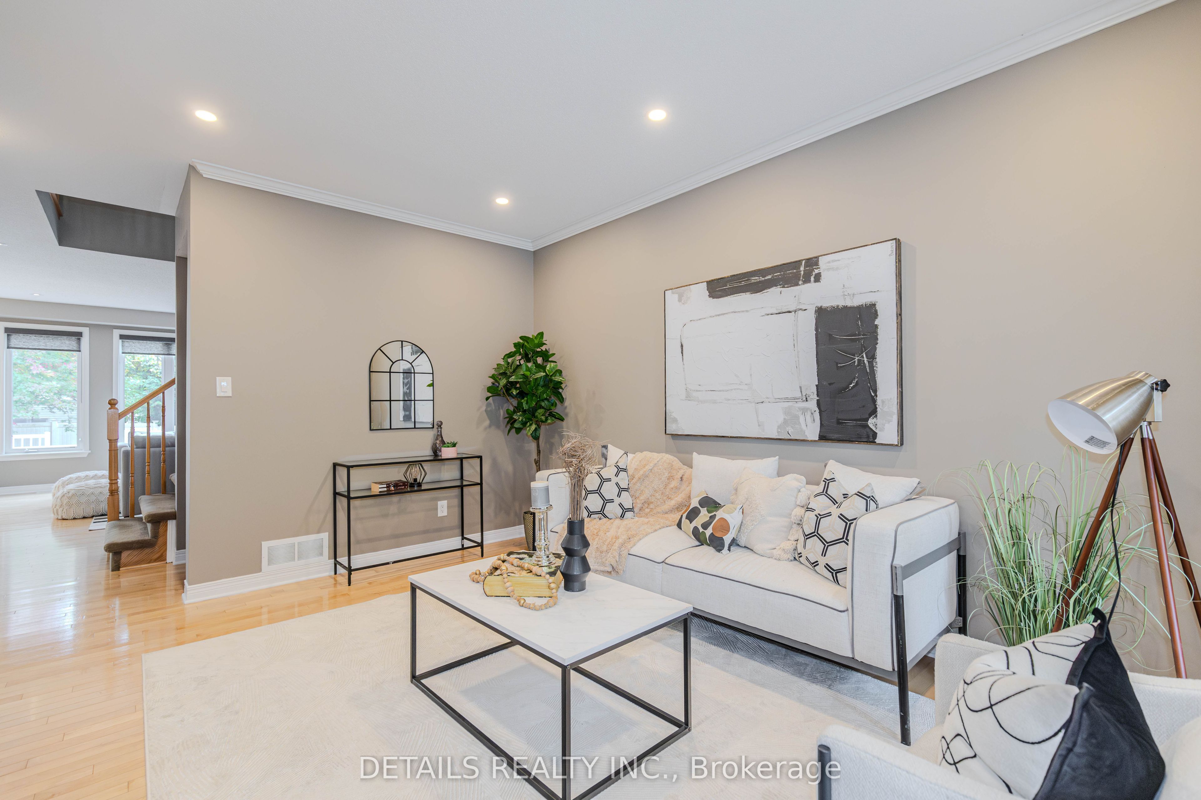 703 Kilmar Crescent Property Photo 8