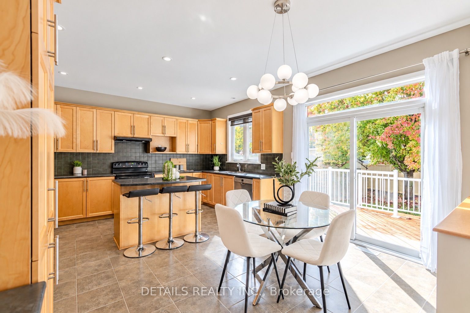 703 Kilmar Crescent Property Photo 17