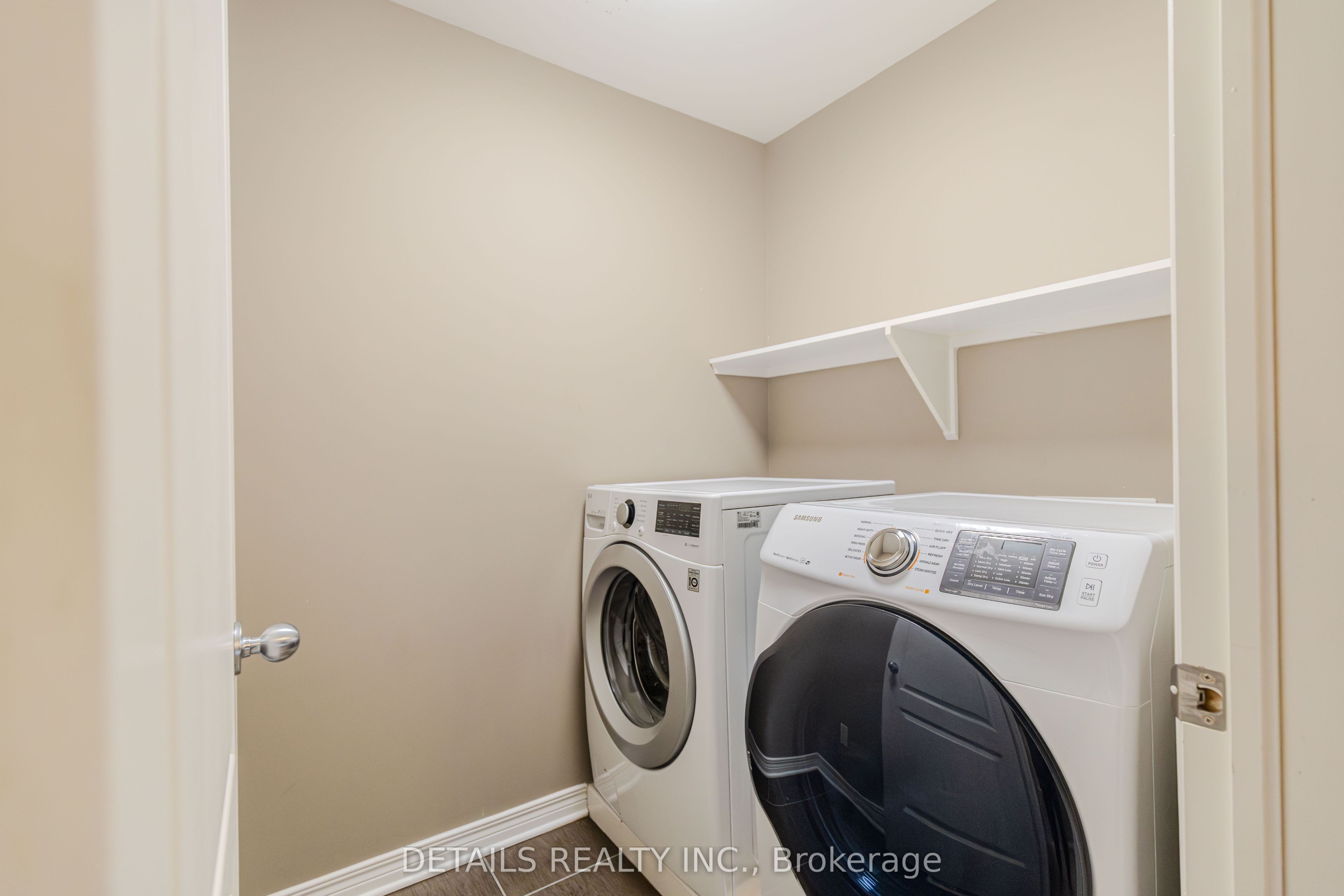 703 Kilmar Crescent Property Photo 34