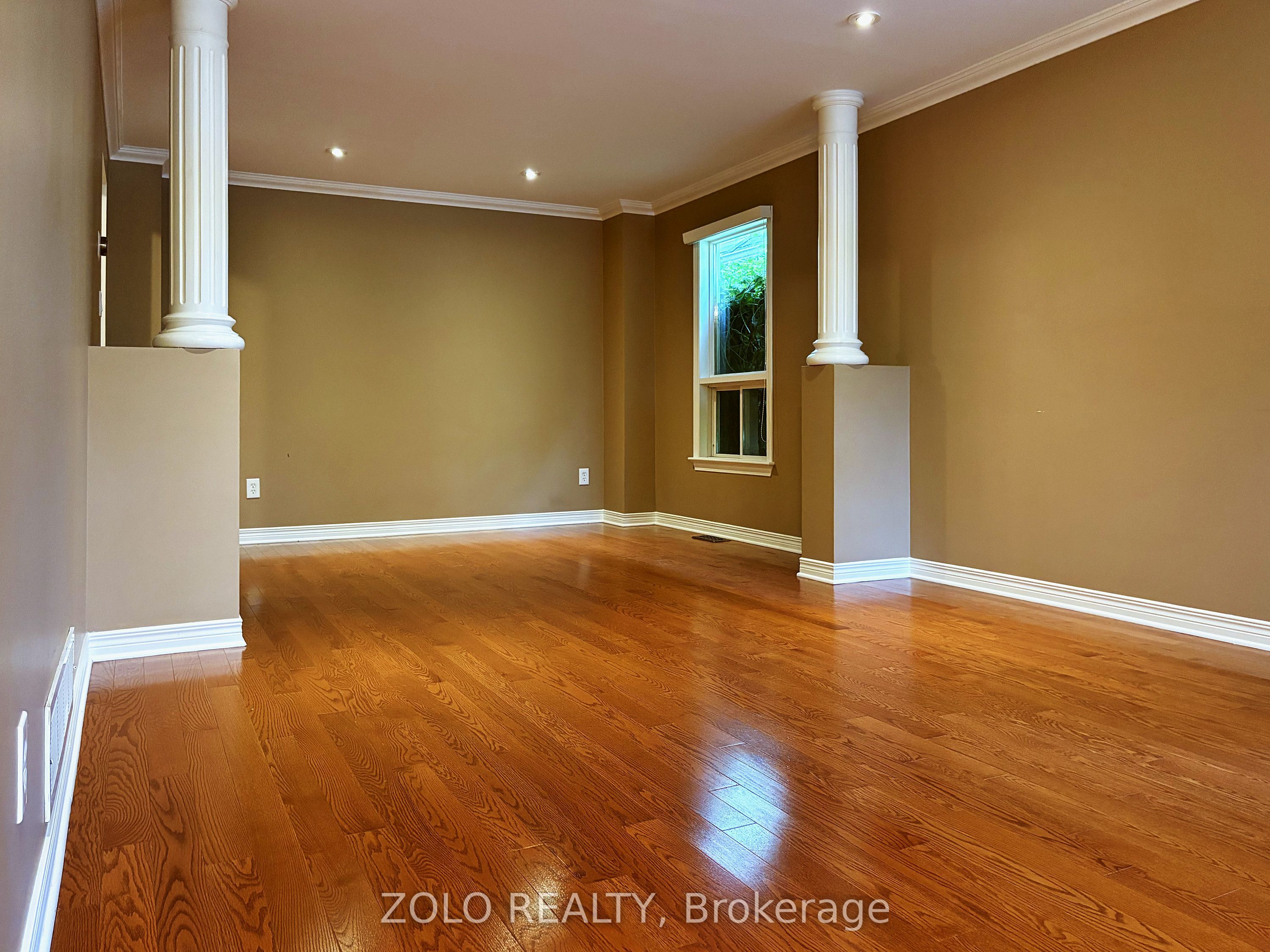 255 Stoneway Drive Property Photo 3