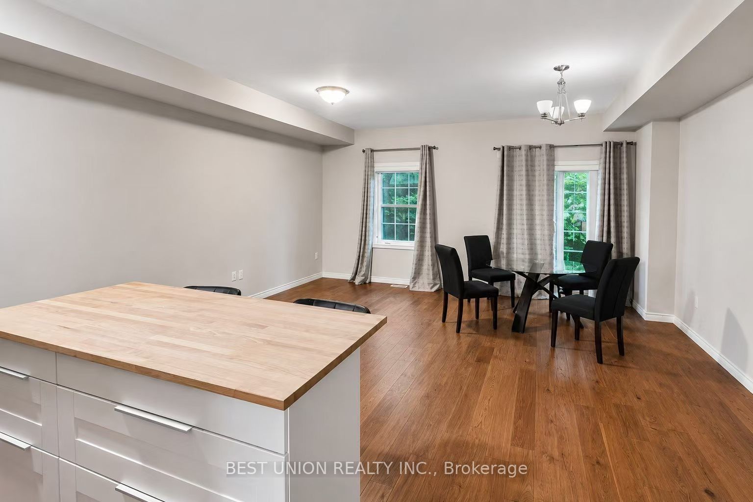 133 St Leger Street Property Photo 4