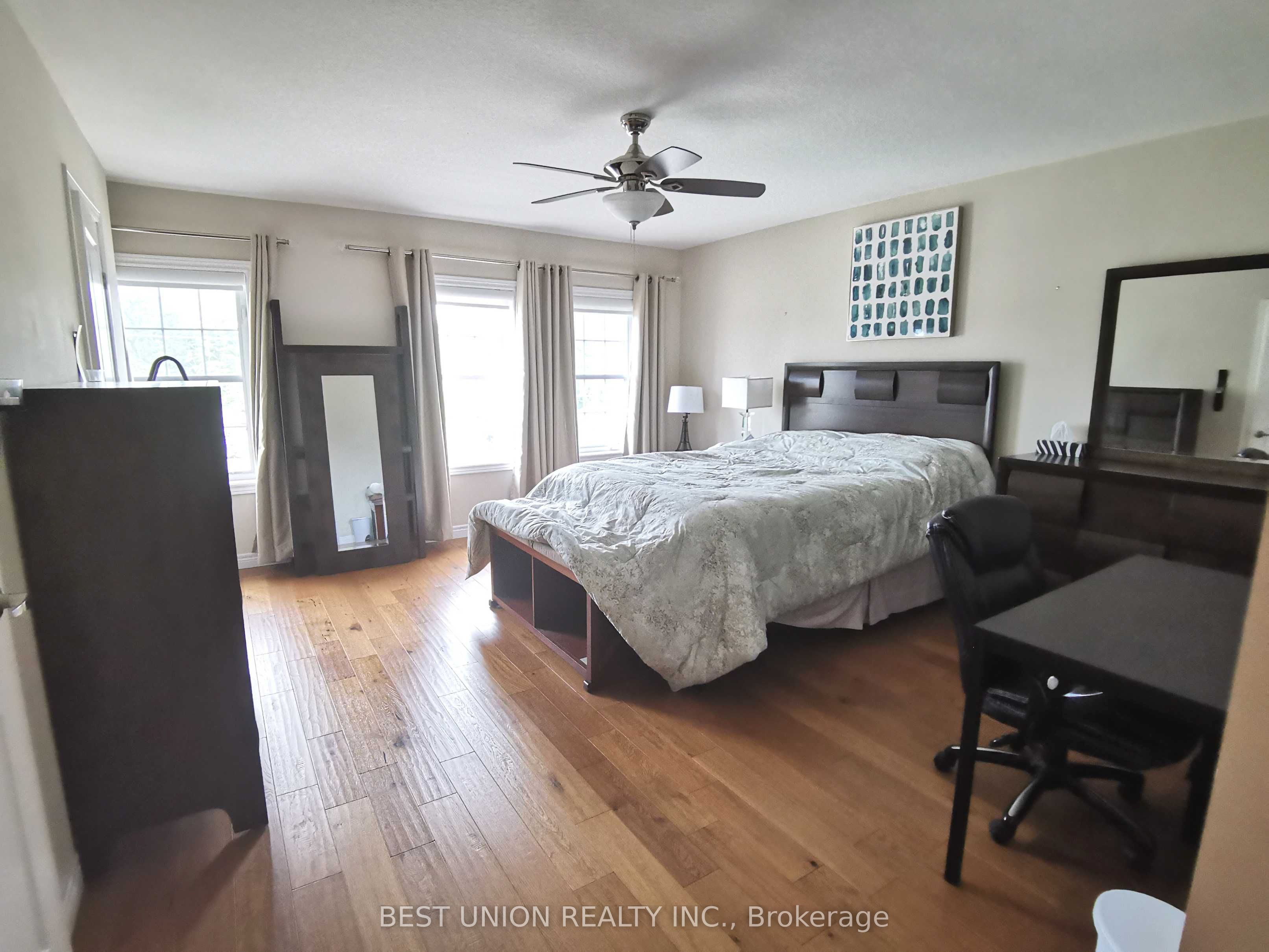 133 St Leger Street Property Photo 8